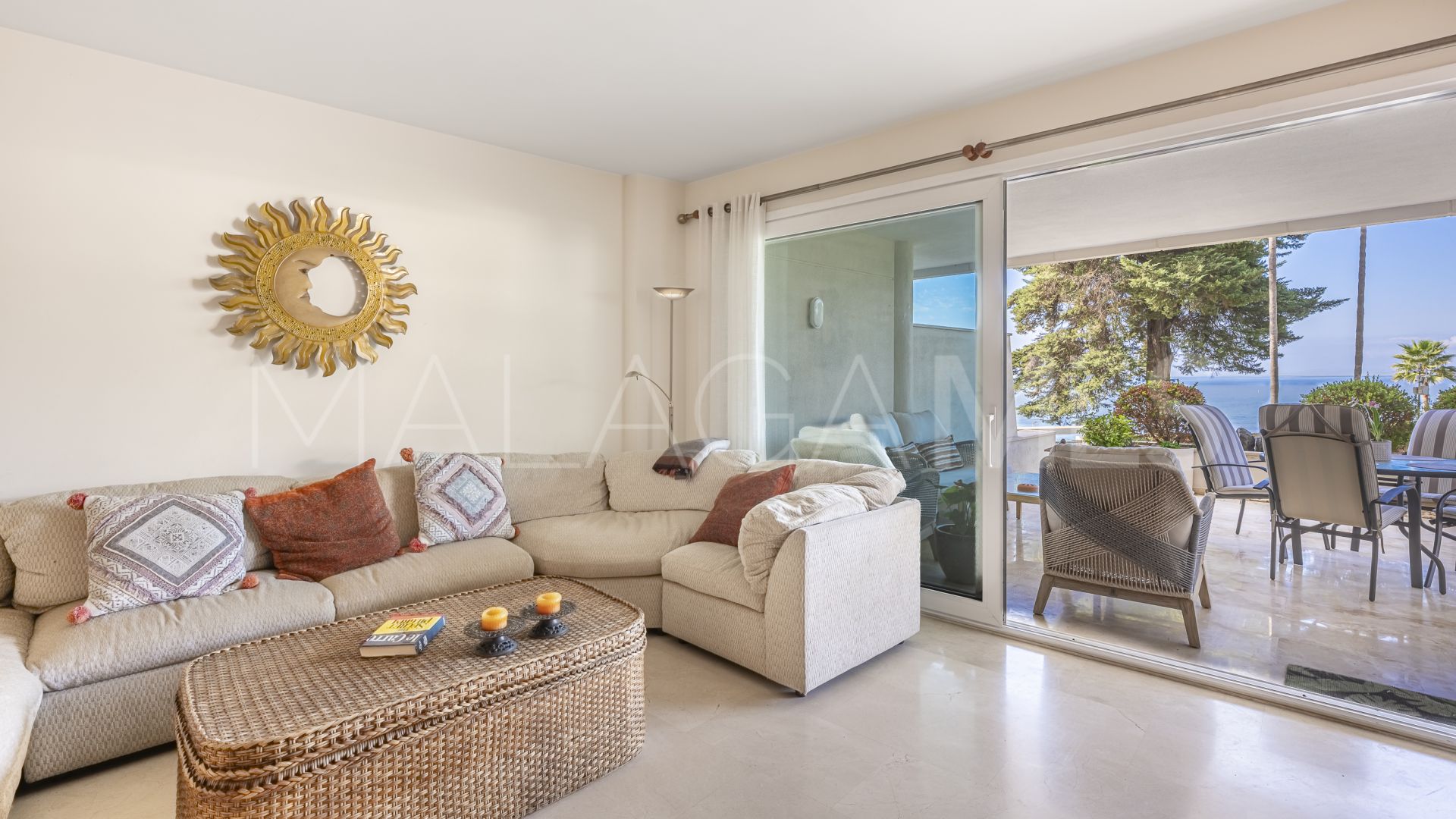 Se vende apartamento planta baja in Estepona de 3 bedrooms