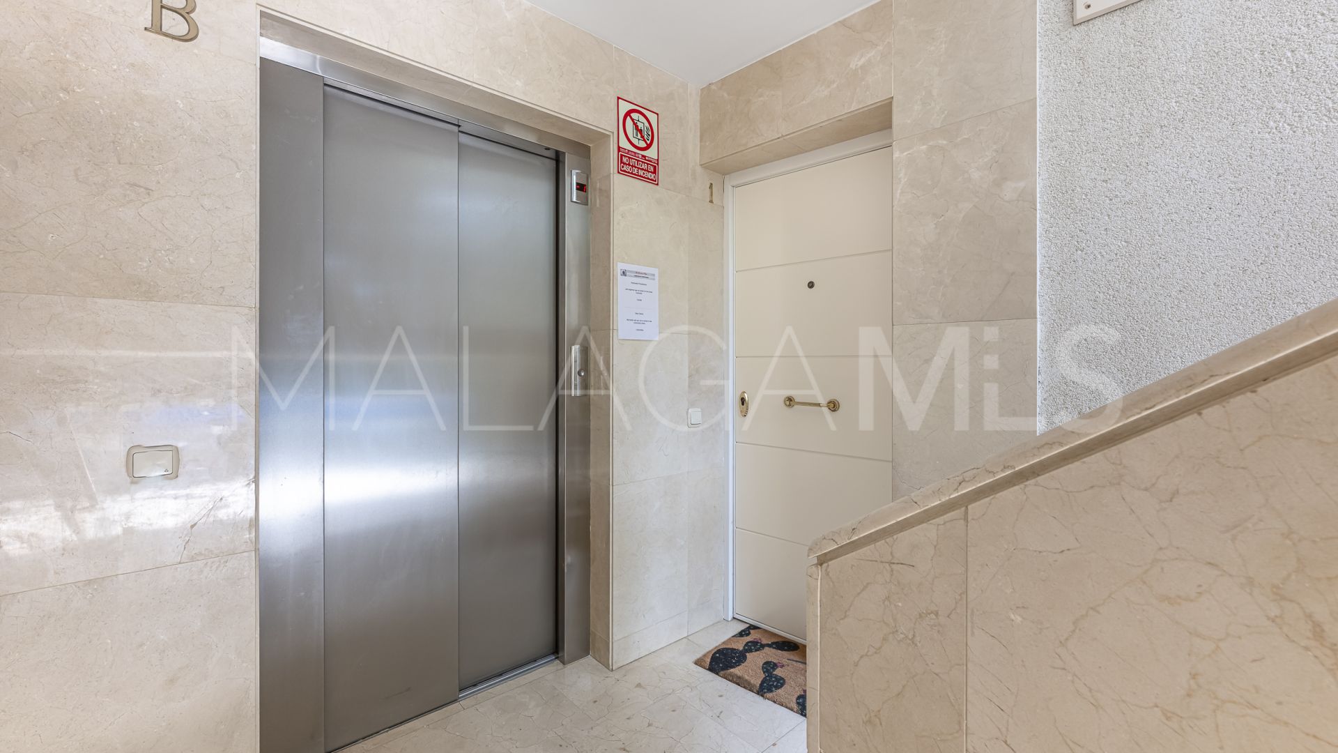 Se vende apartamento planta baja in Estepona de 3 bedrooms