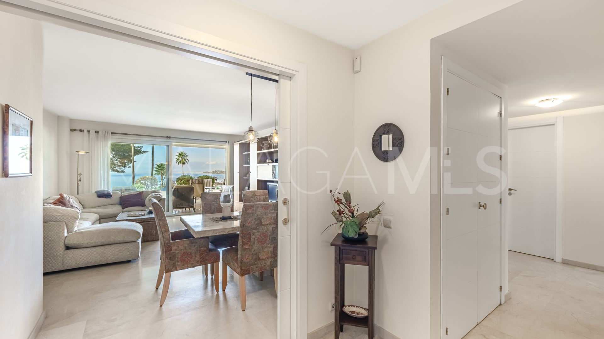 Se vende apartamento planta baja in Estepona de 3 bedrooms