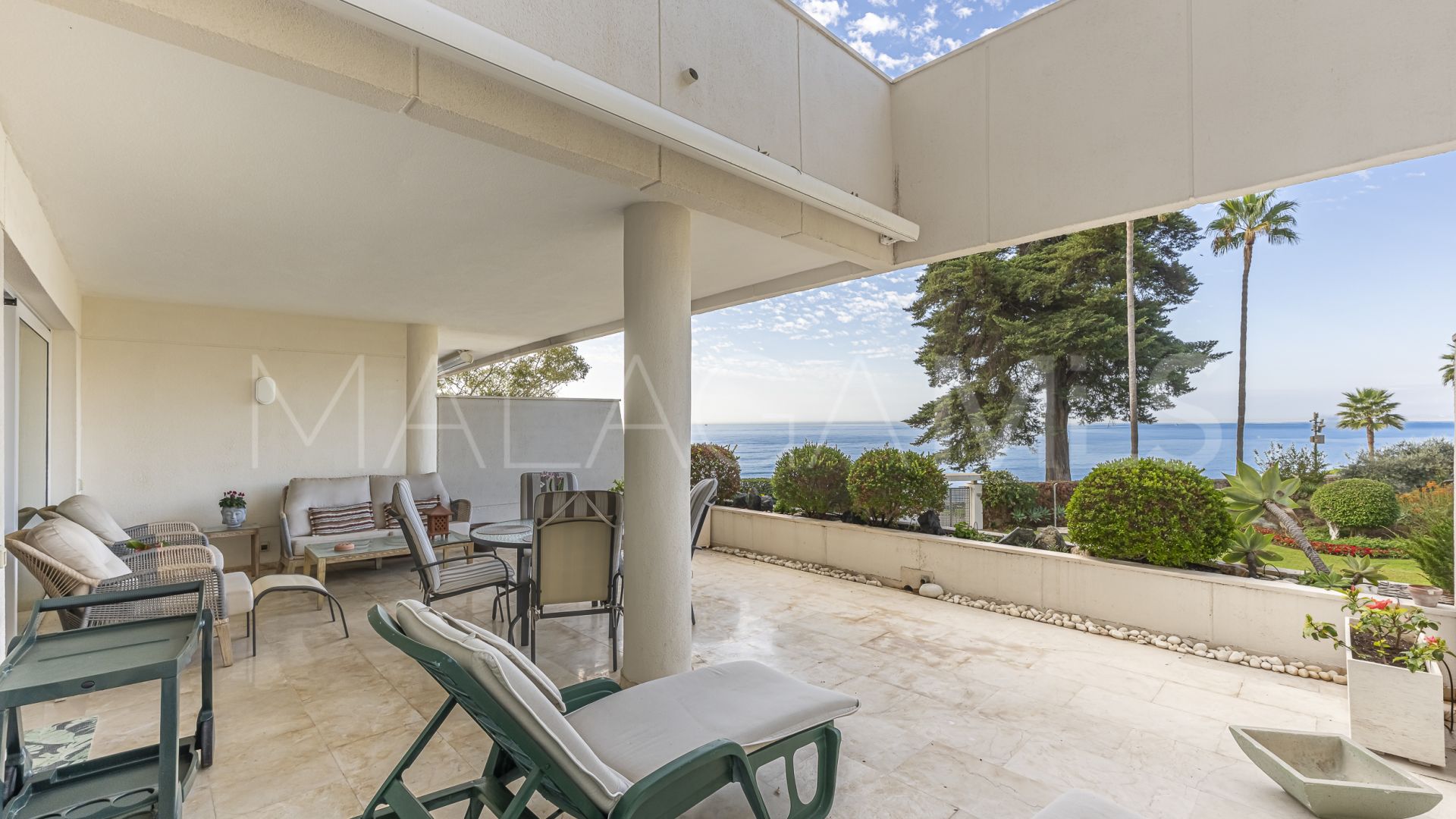 Se vende apartamento planta baja in Estepona de 3 bedrooms