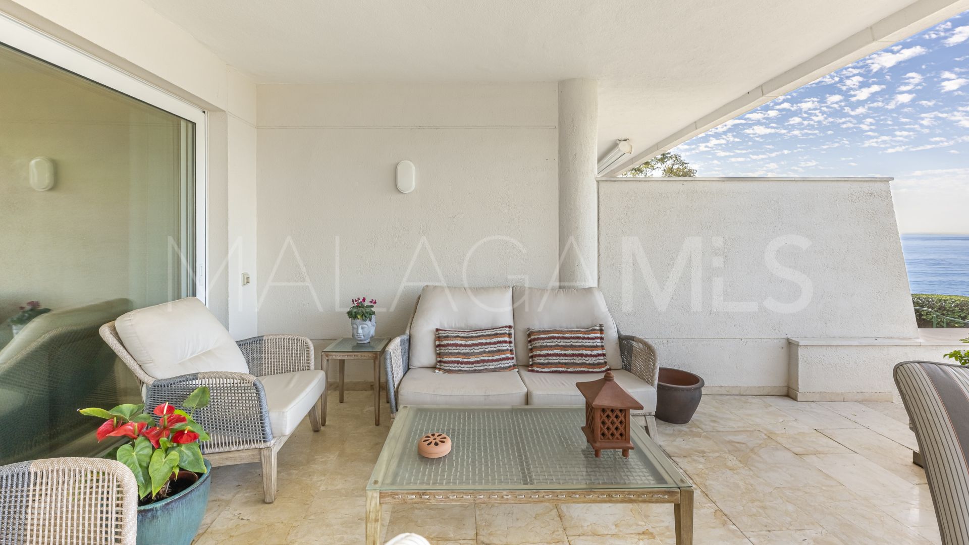 Se vende apartamento planta baja in Estepona de 3 bedrooms