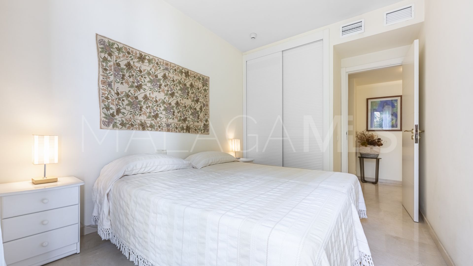 Se vende apartamento planta baja in Estepona de 3 bedrooms