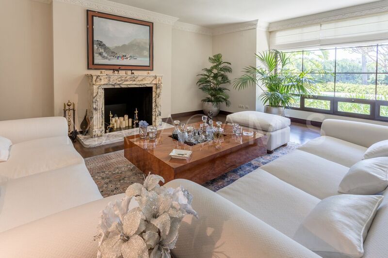 Villa for sale in Rio Real