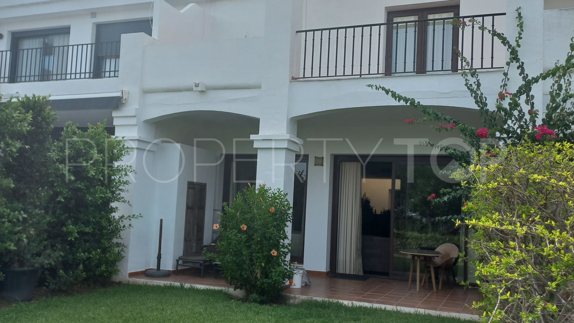 For sale La Quinta town house with 4 bedrooms