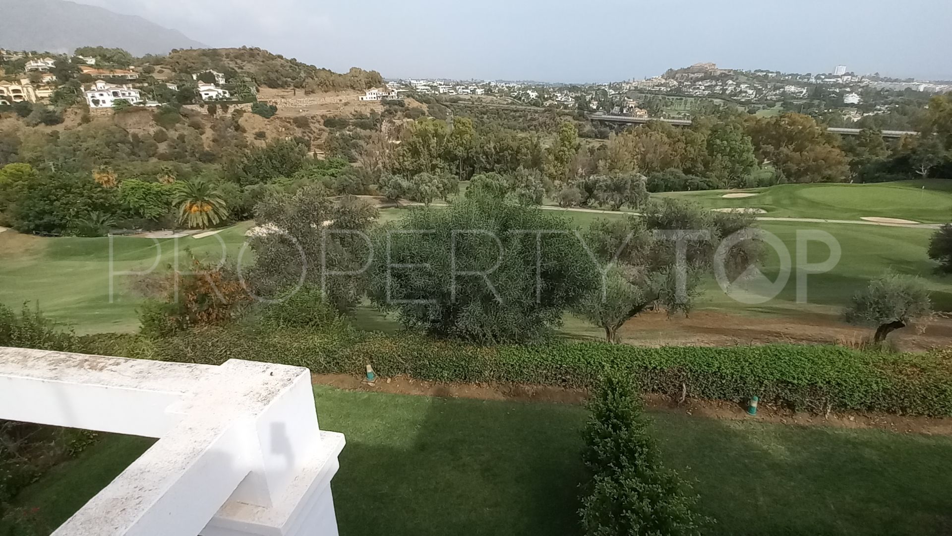 For sale La Quinta town house with 4 bedrooms