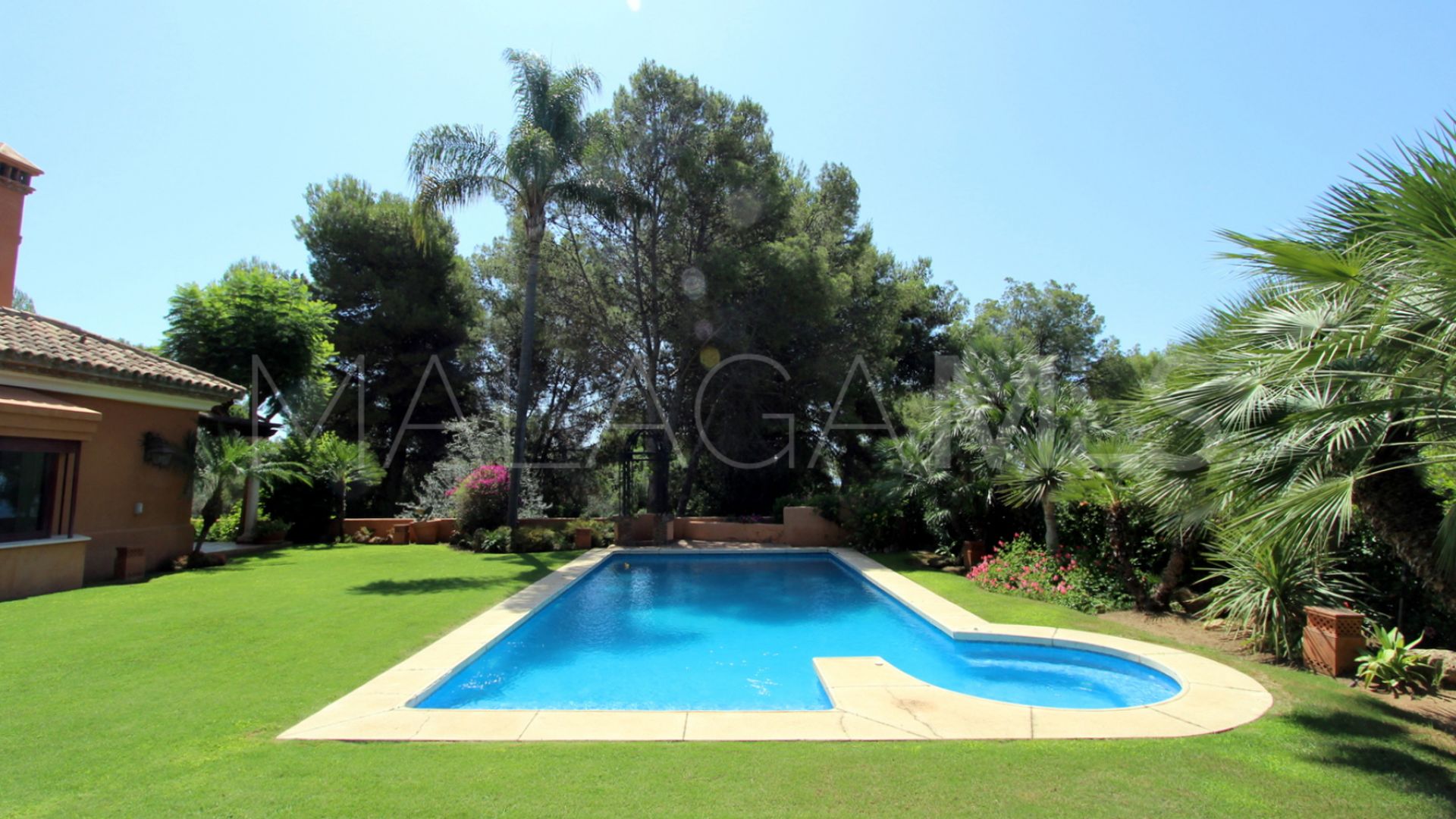 Villa for sale in Altos Reales