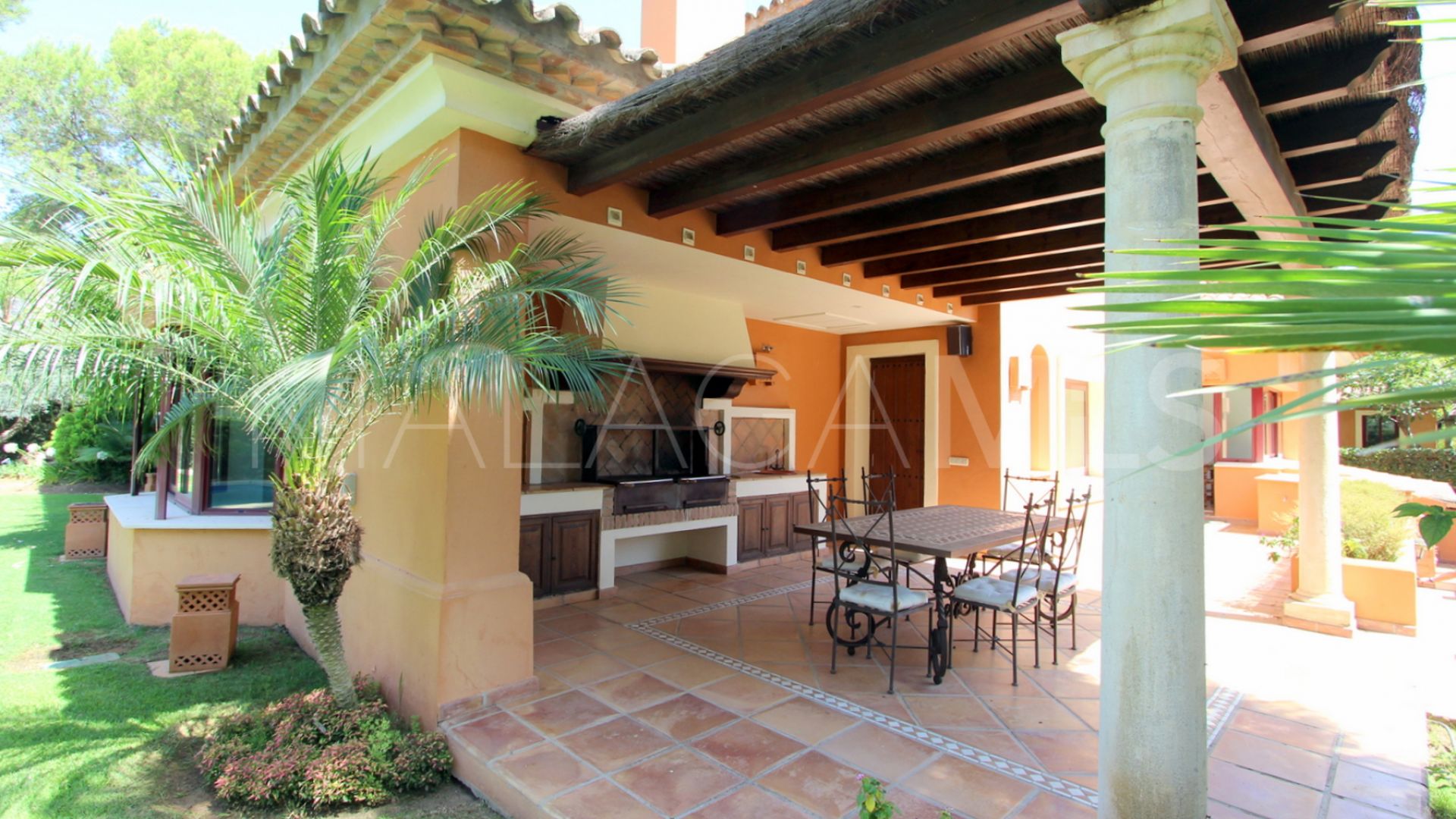 Villa for sale in Altos Reales