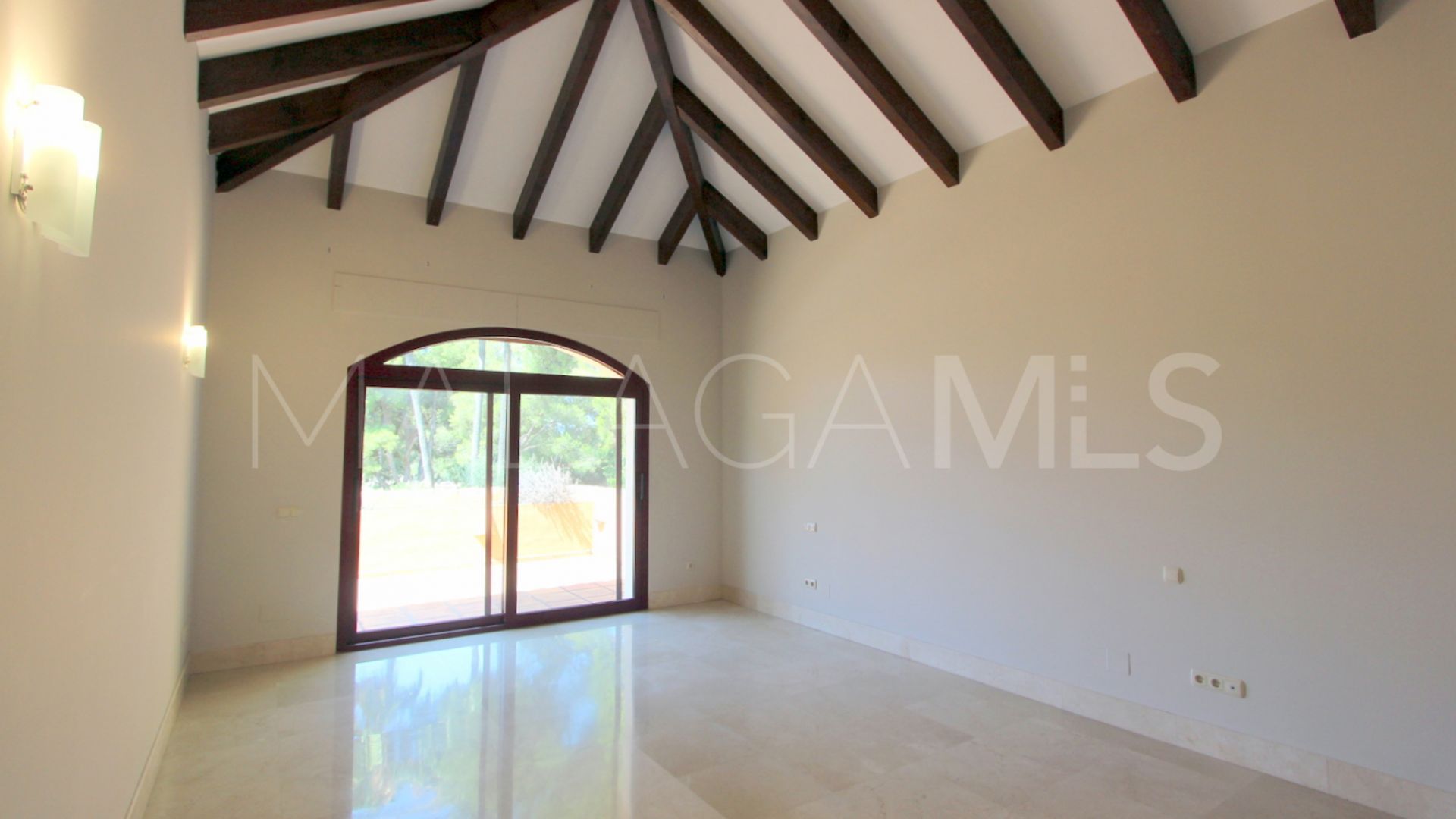 Villa for sale in Altos Reales