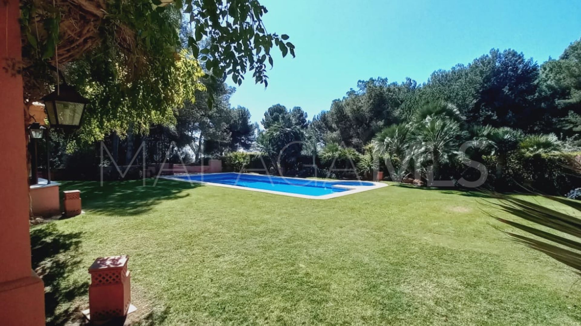 Villa for sale in Altos Reales