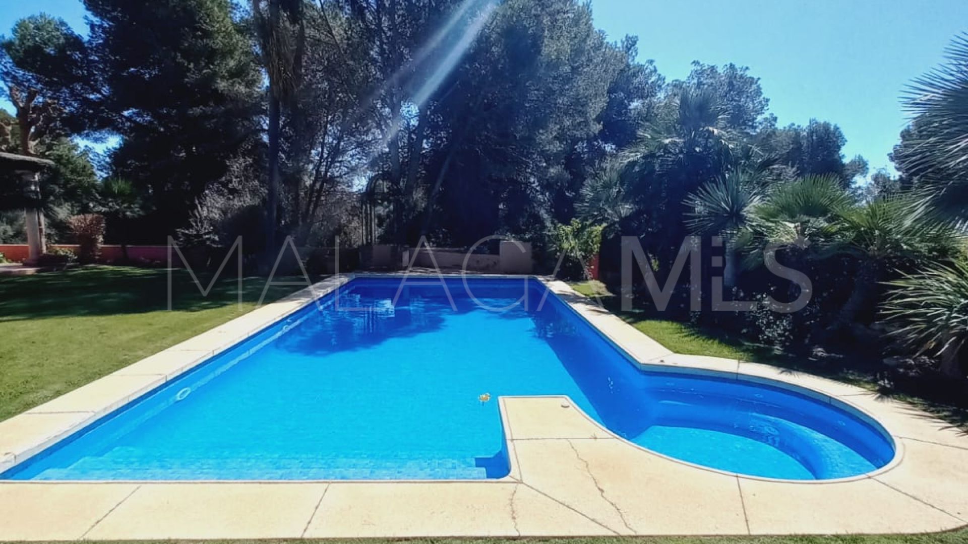 Villa for sale in Altos Reales