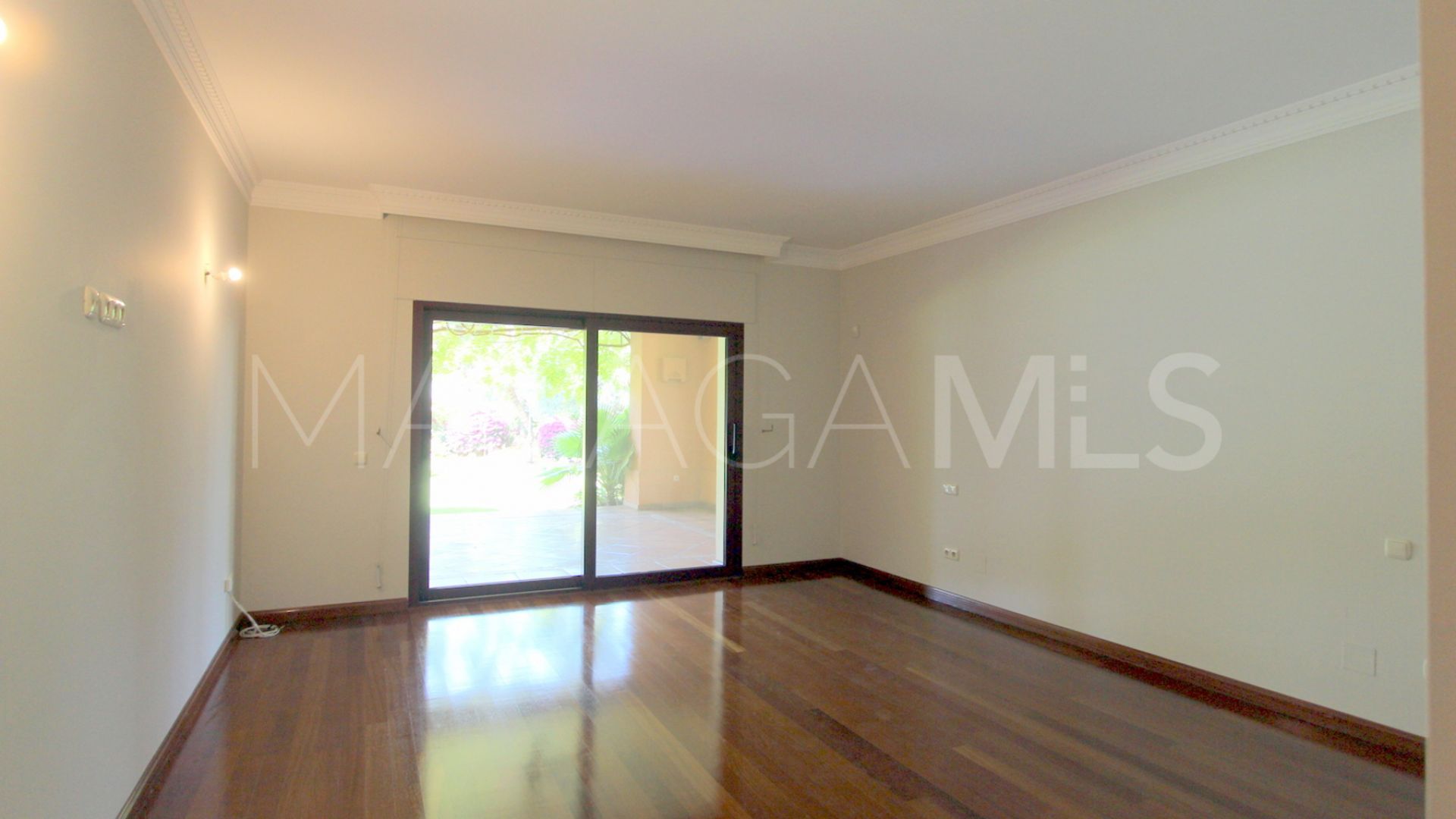 Villa for sale in Altos Reales