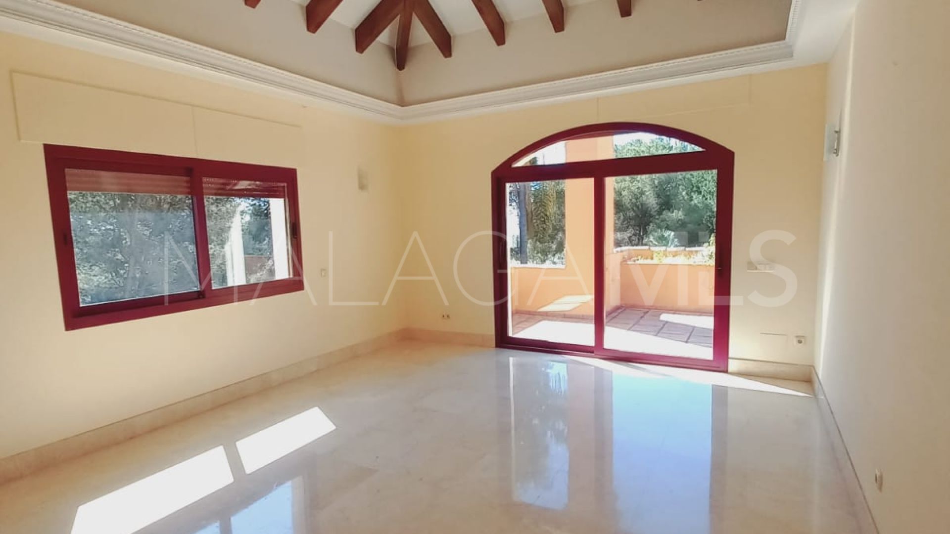 Villa for sale in Altos Reales