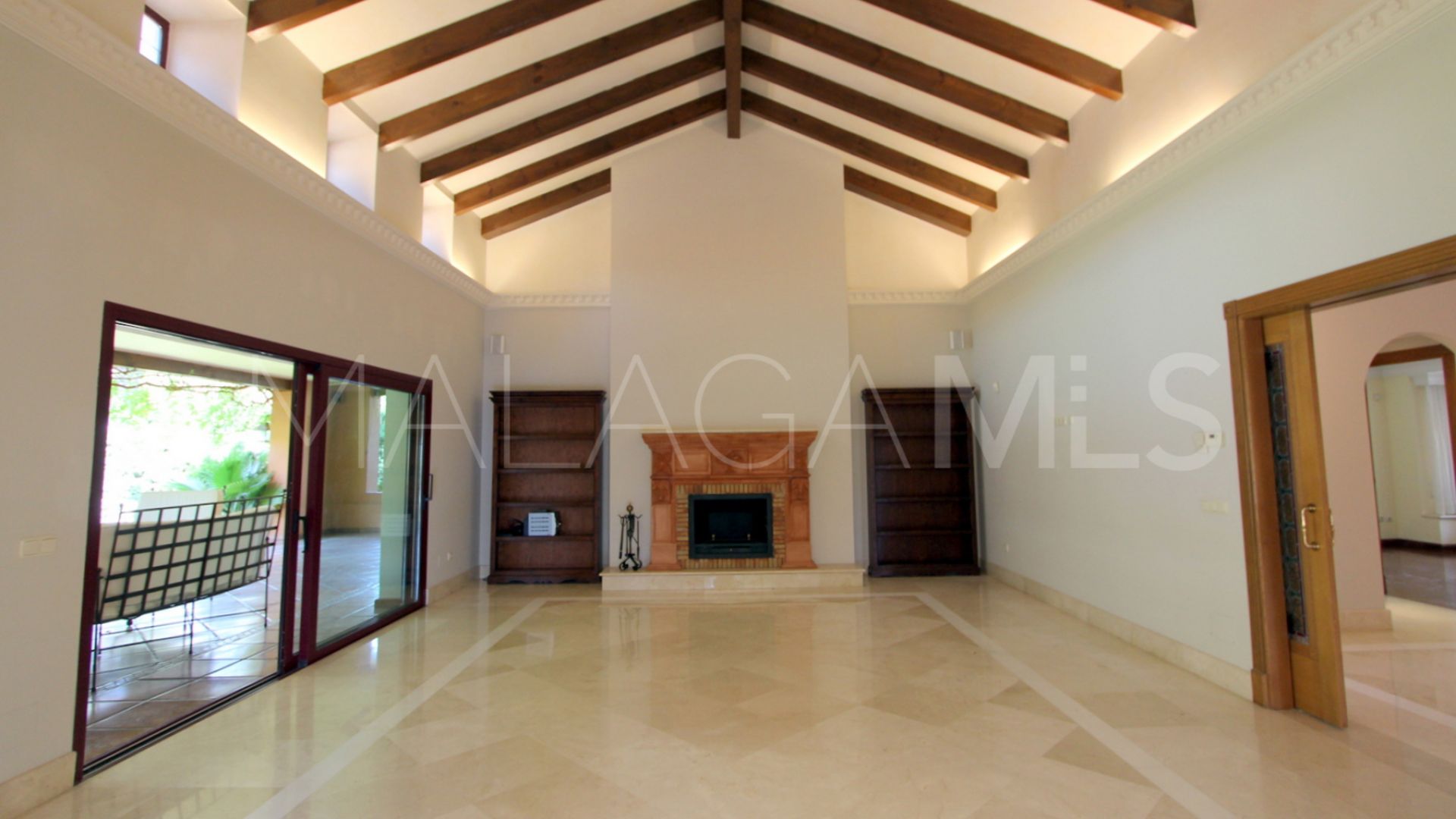 Villa for sale in Altos Reales