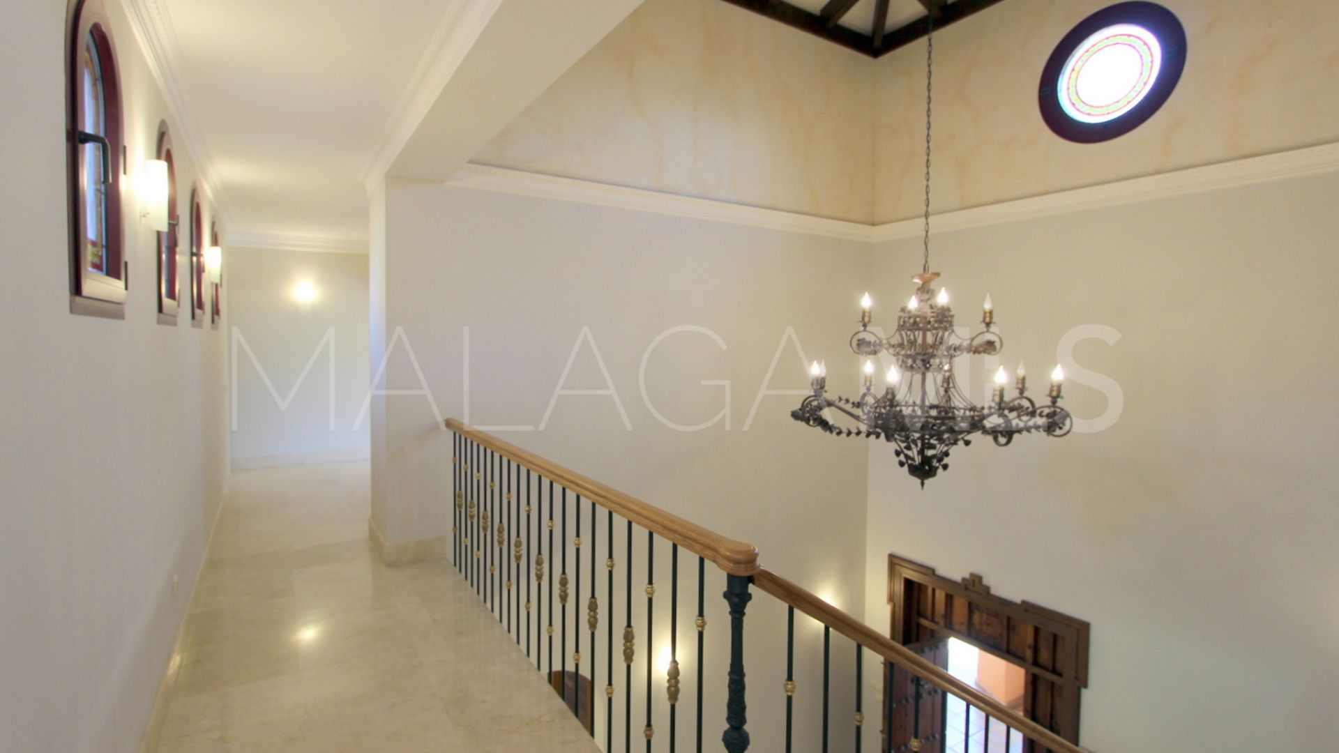 Villa for sale in Altos Reales