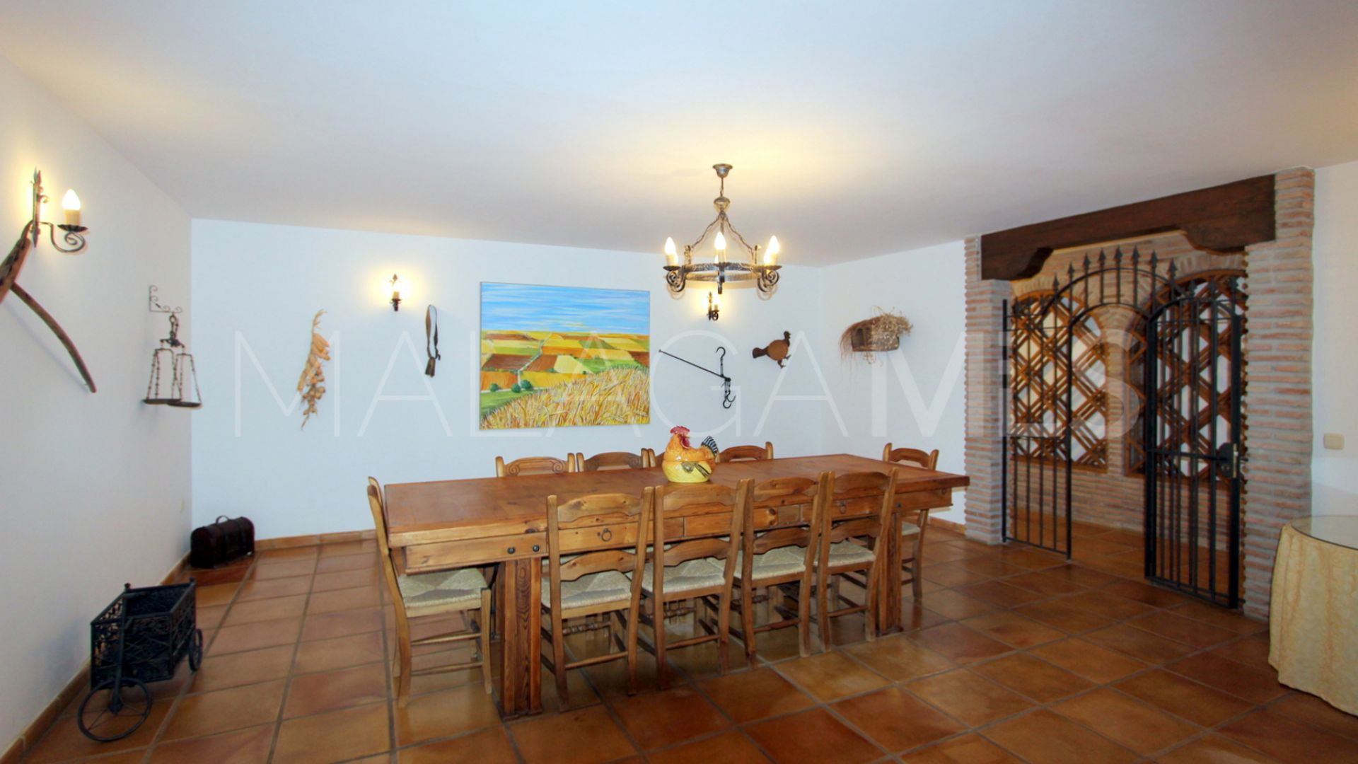 Villa for sale in Altos Reales