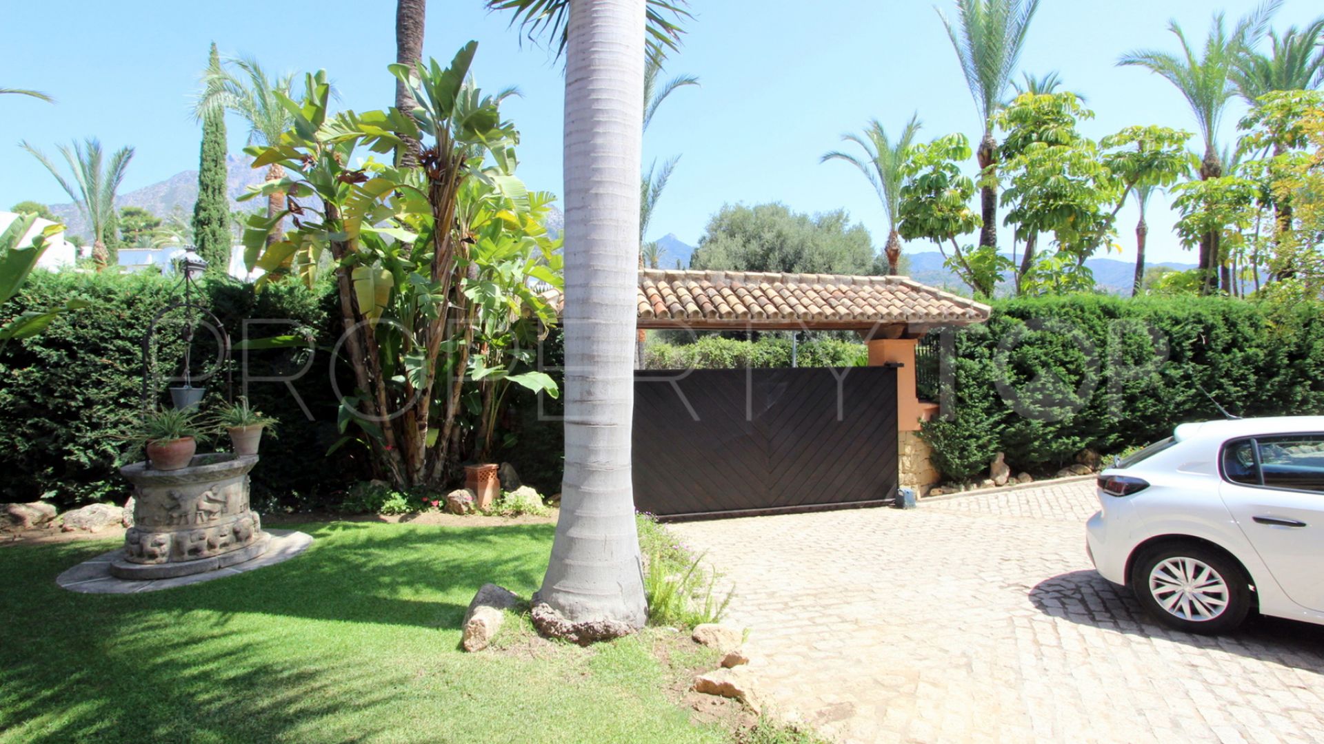 Villa with 4 bedrooms for sale in Altos Reales