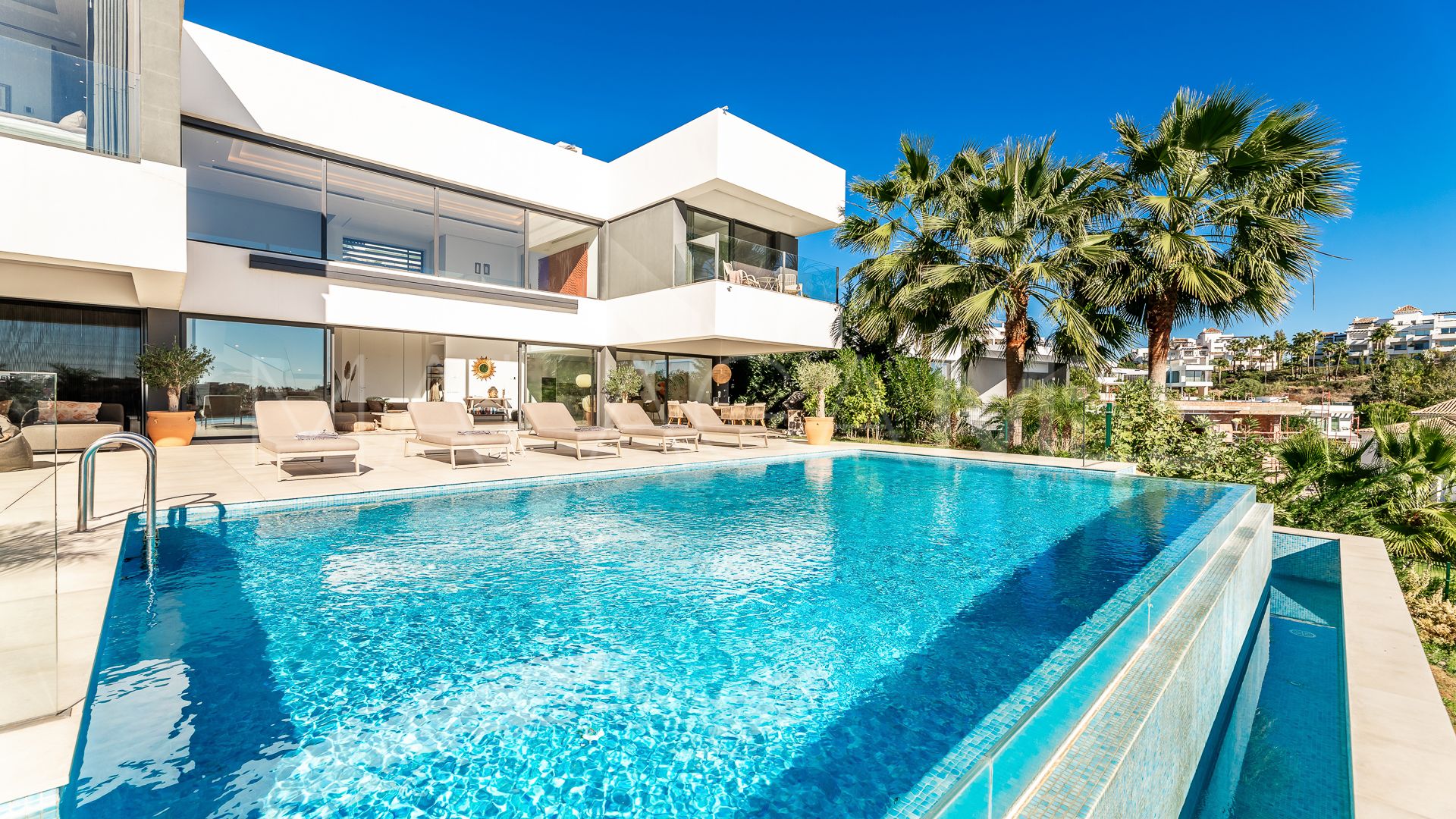 Villa for sale in Capanes Sur