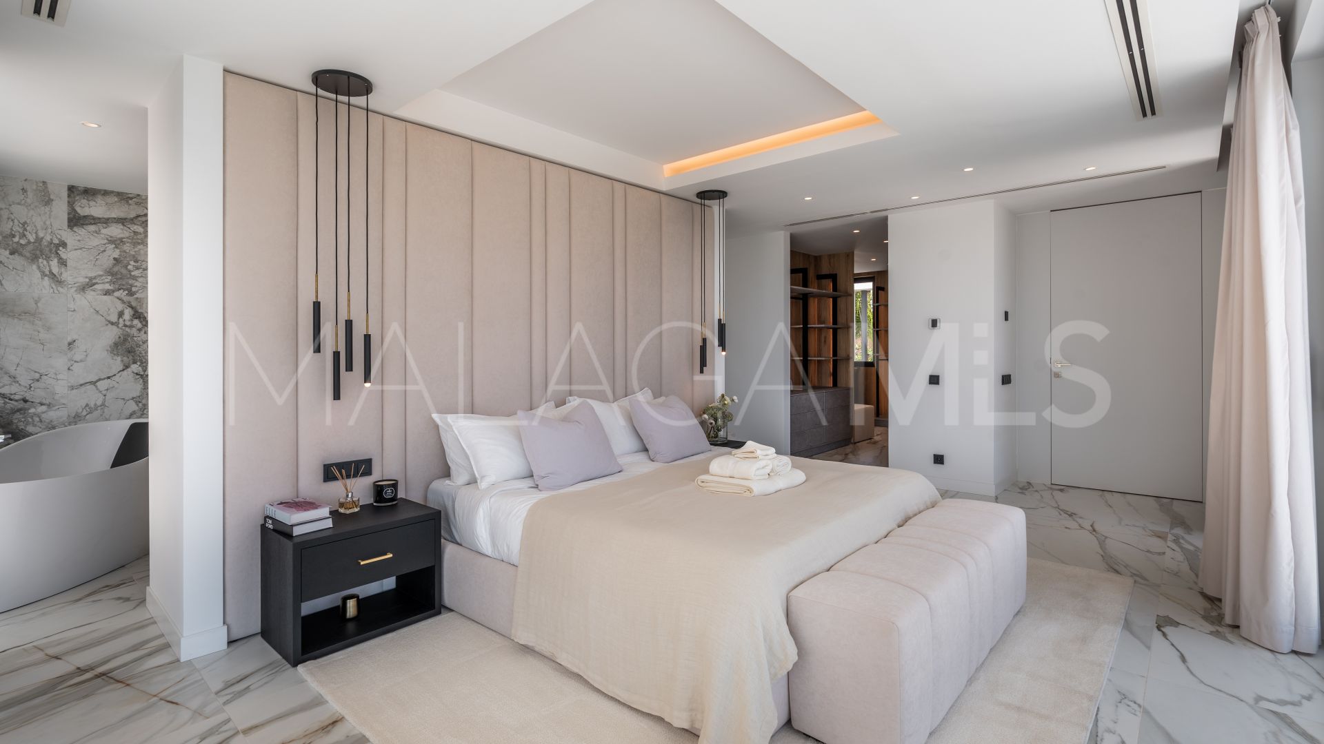 Villa with 6 bedrooms for sale in Paraiso Alto