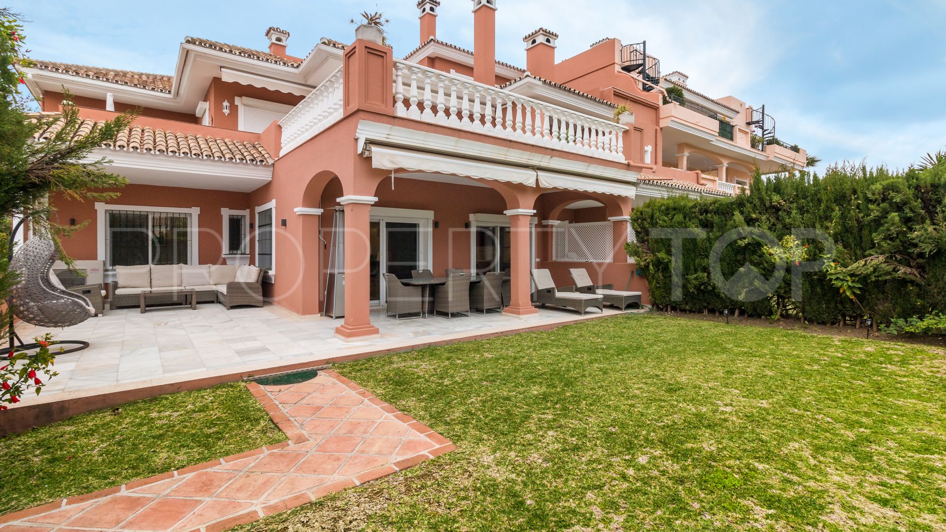 Property with garage for sale in Park Beach, Estepona