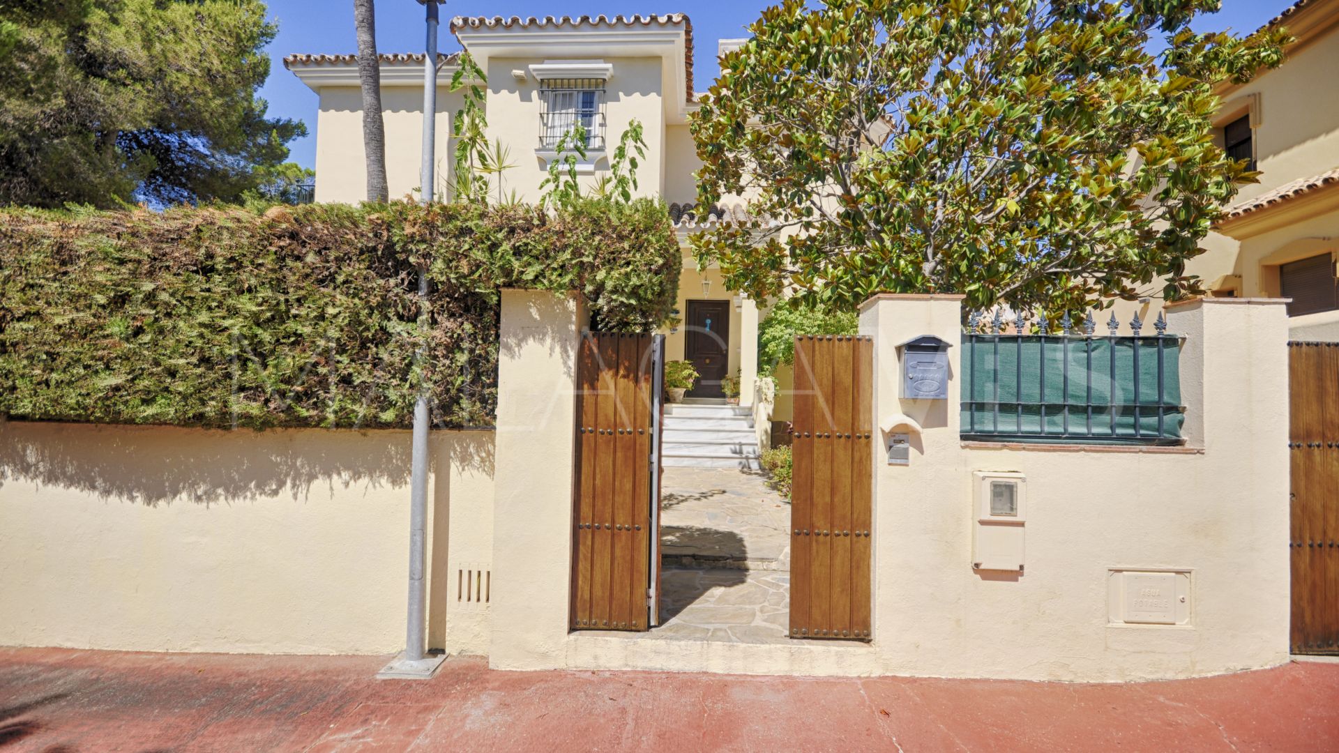 6 bedrooms villa in Altos del Rodeo for sale