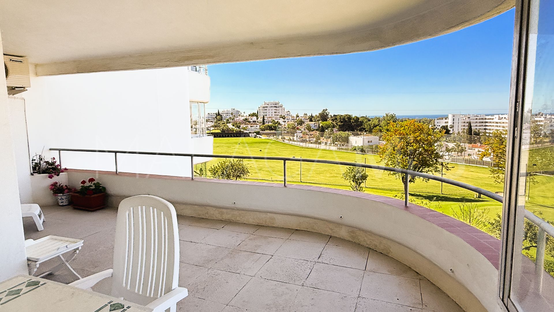 Apartamento for sale in Guadalmina Alta de 3 bedrooms