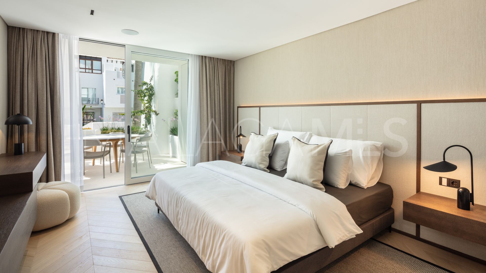 Appartement rez de chaussée for sale in Marina Puente Romano
