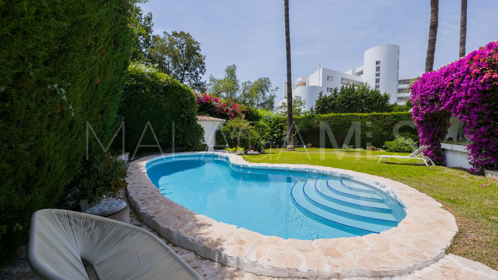 Villa for sale in Guadalmina Alta