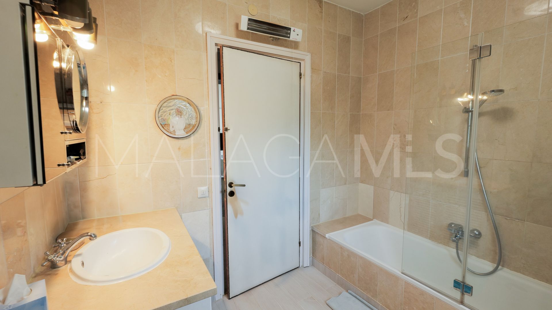 Villa for sale in Guadalmina Alta
