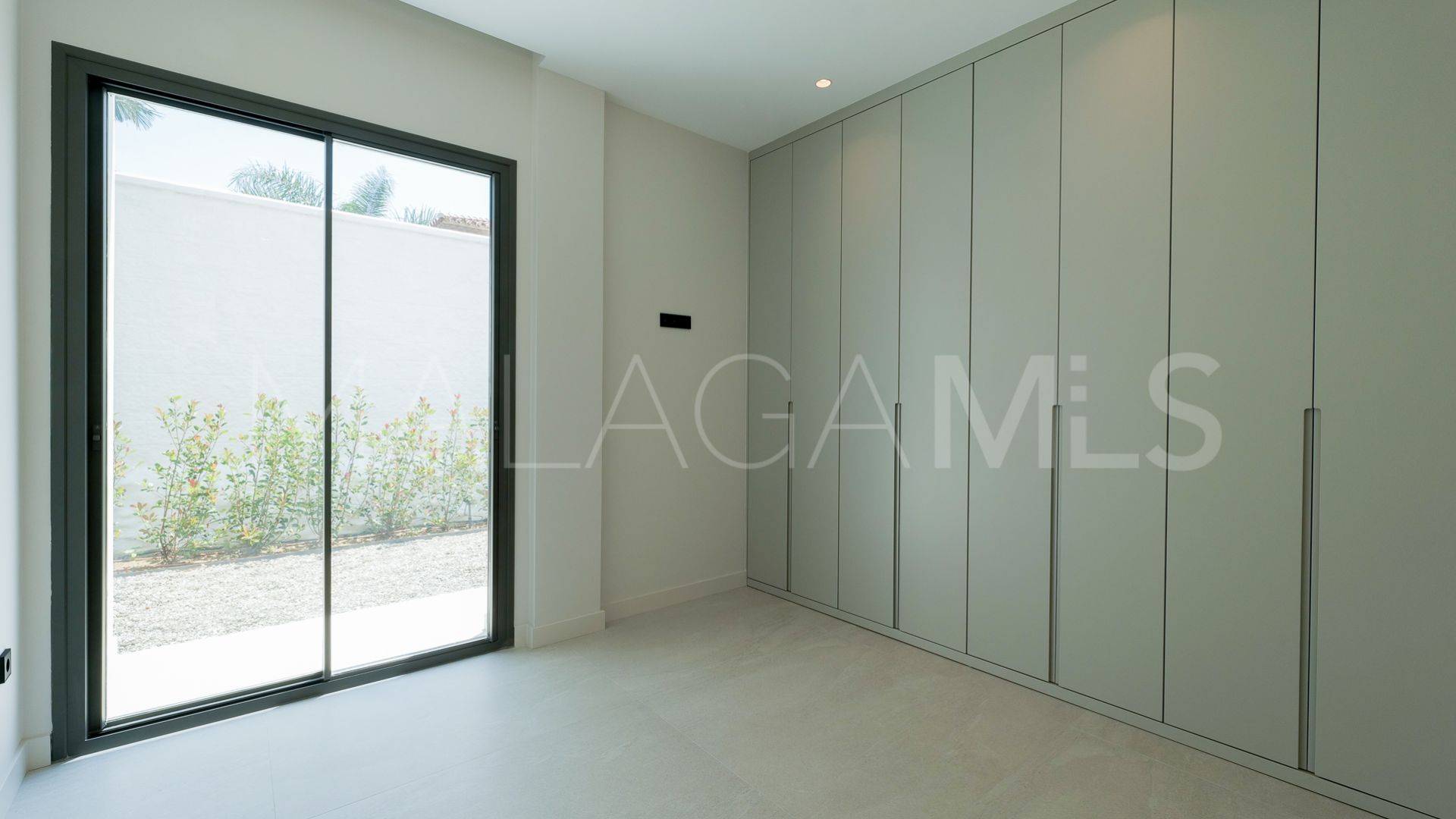 Villa for sale in Estepona Ouest
