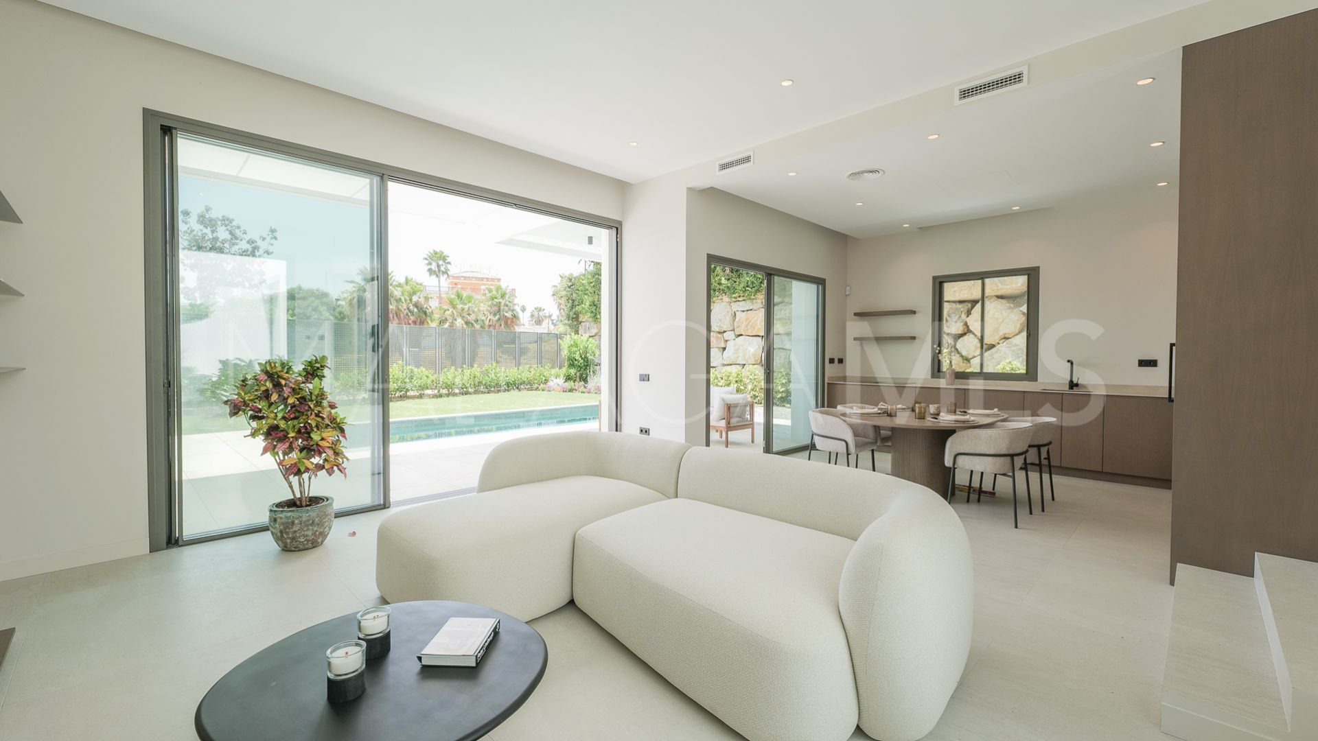 Villa for sale in Estepona Ouest