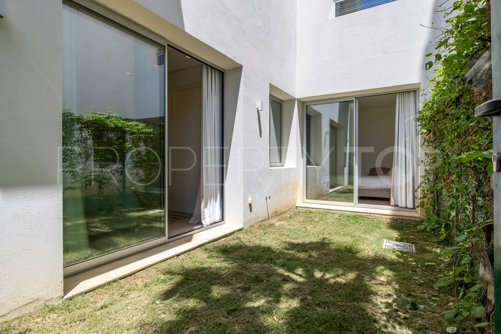 Duplex planta baja en venta en Marbella Club Hills