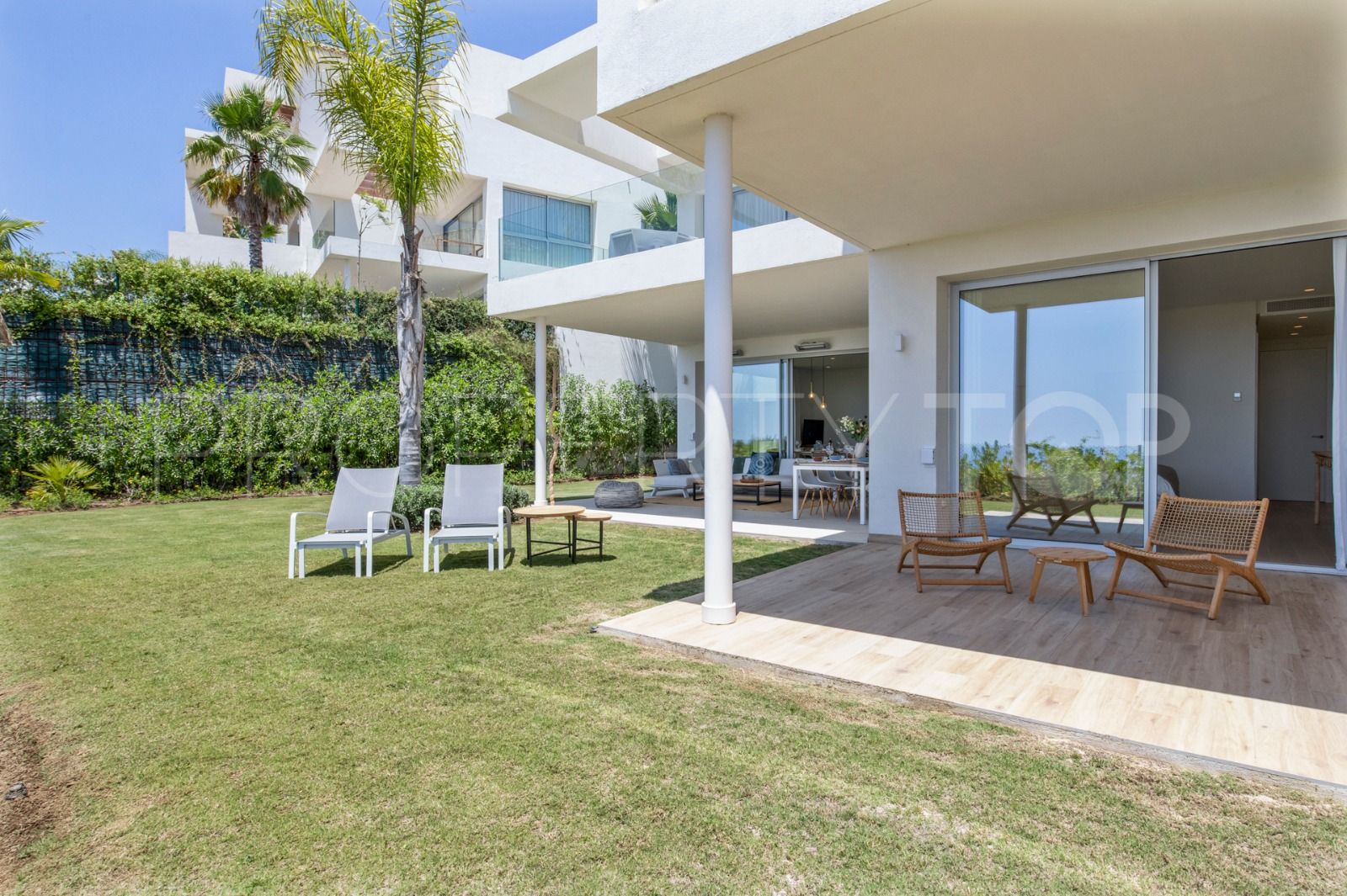 Duplex planta baja en venta en Marbella Club Hills