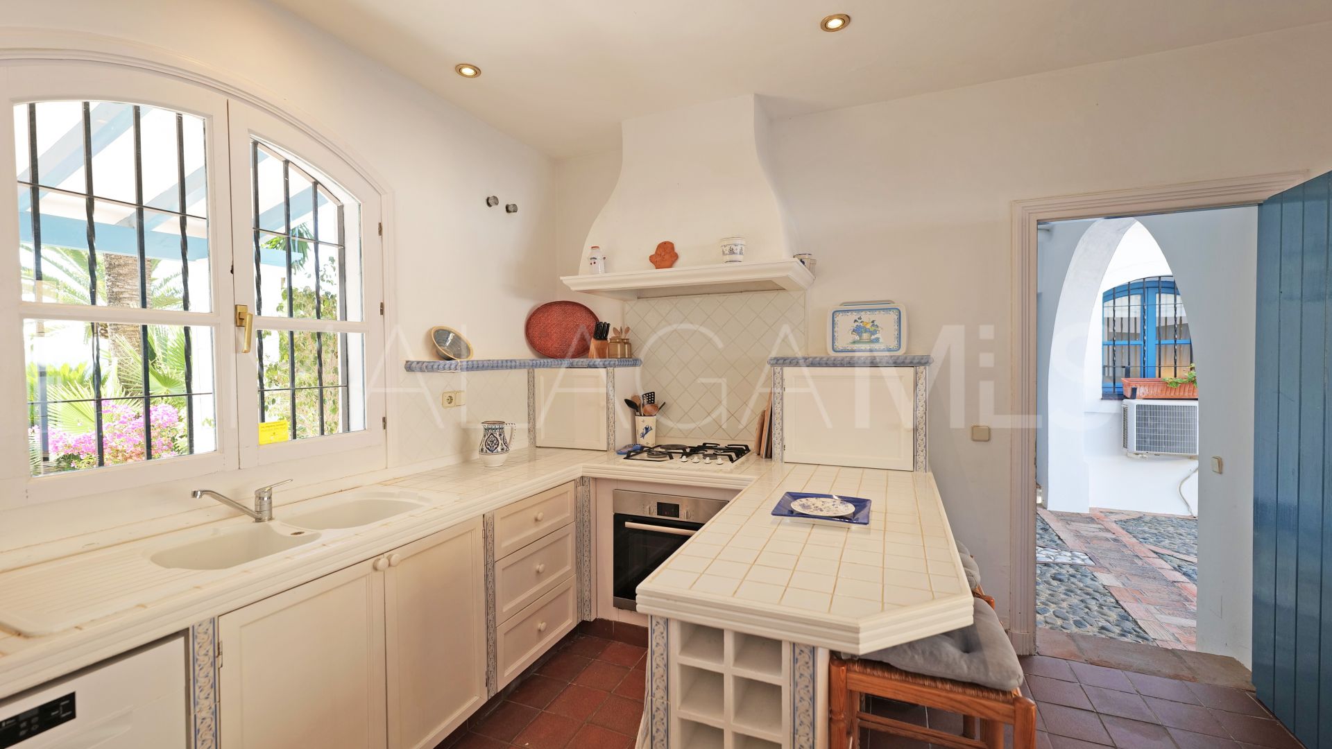 Villa for sale in Benahavis Centro