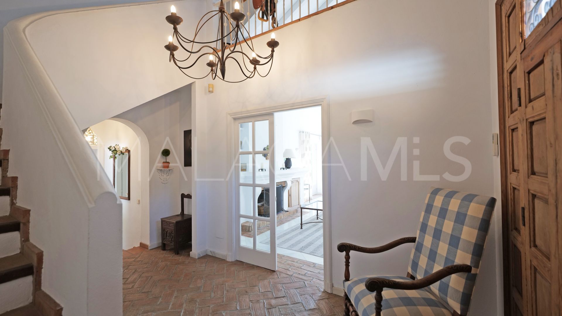 Villa for sale in Benahavis Centro