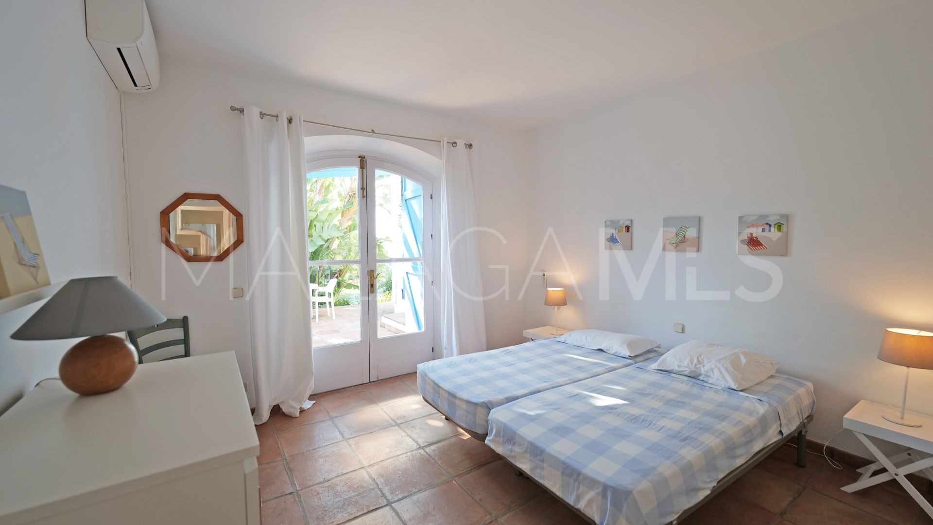 Villa for sale in Benahavis Centro