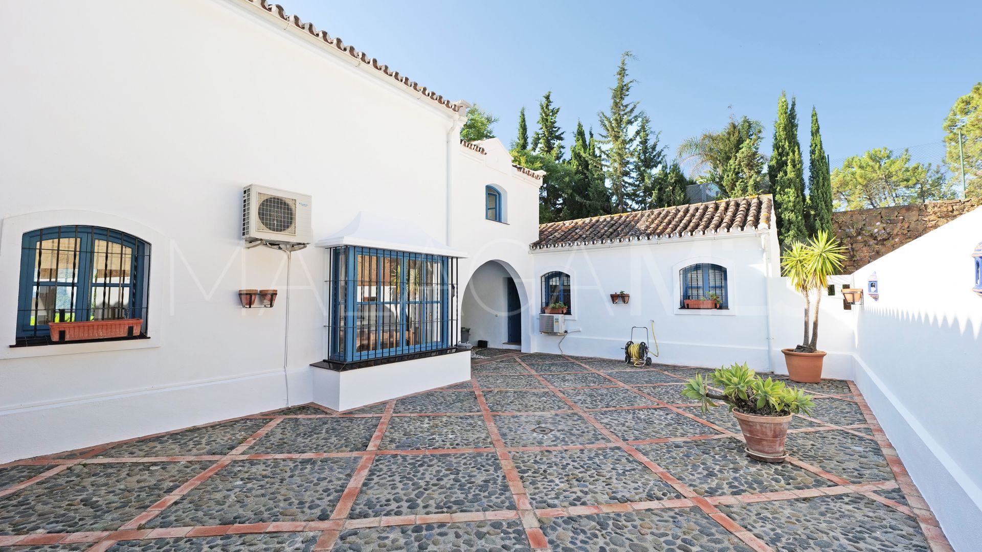 Villa for sale in Benahavis Centro