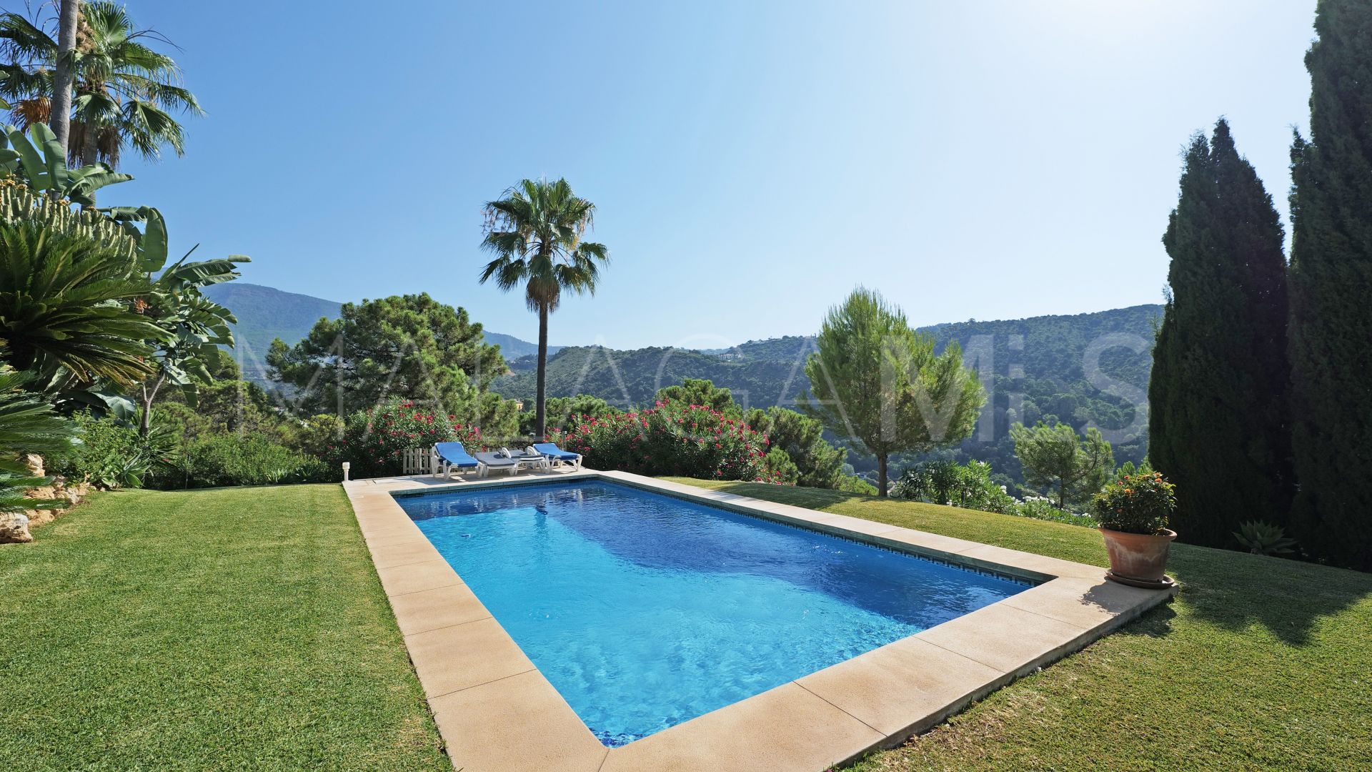 Villa for sale in Benahavis Centro