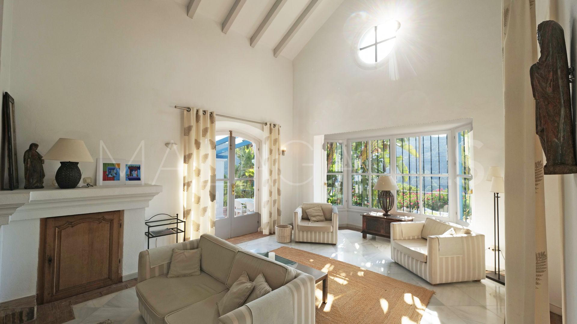 Villa for sale in Benahavis Centro