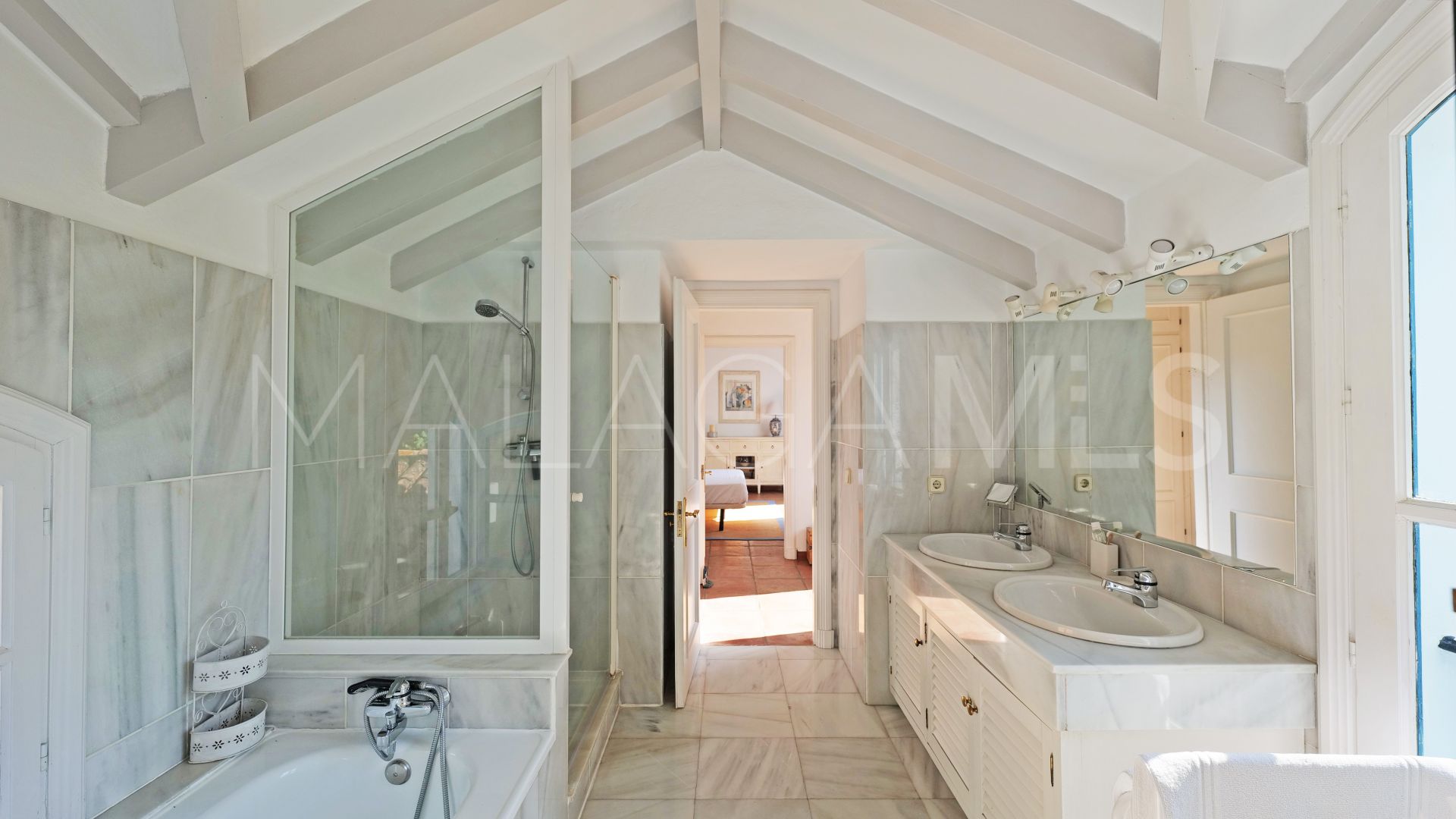 Villa for sale in Benahavis Centro