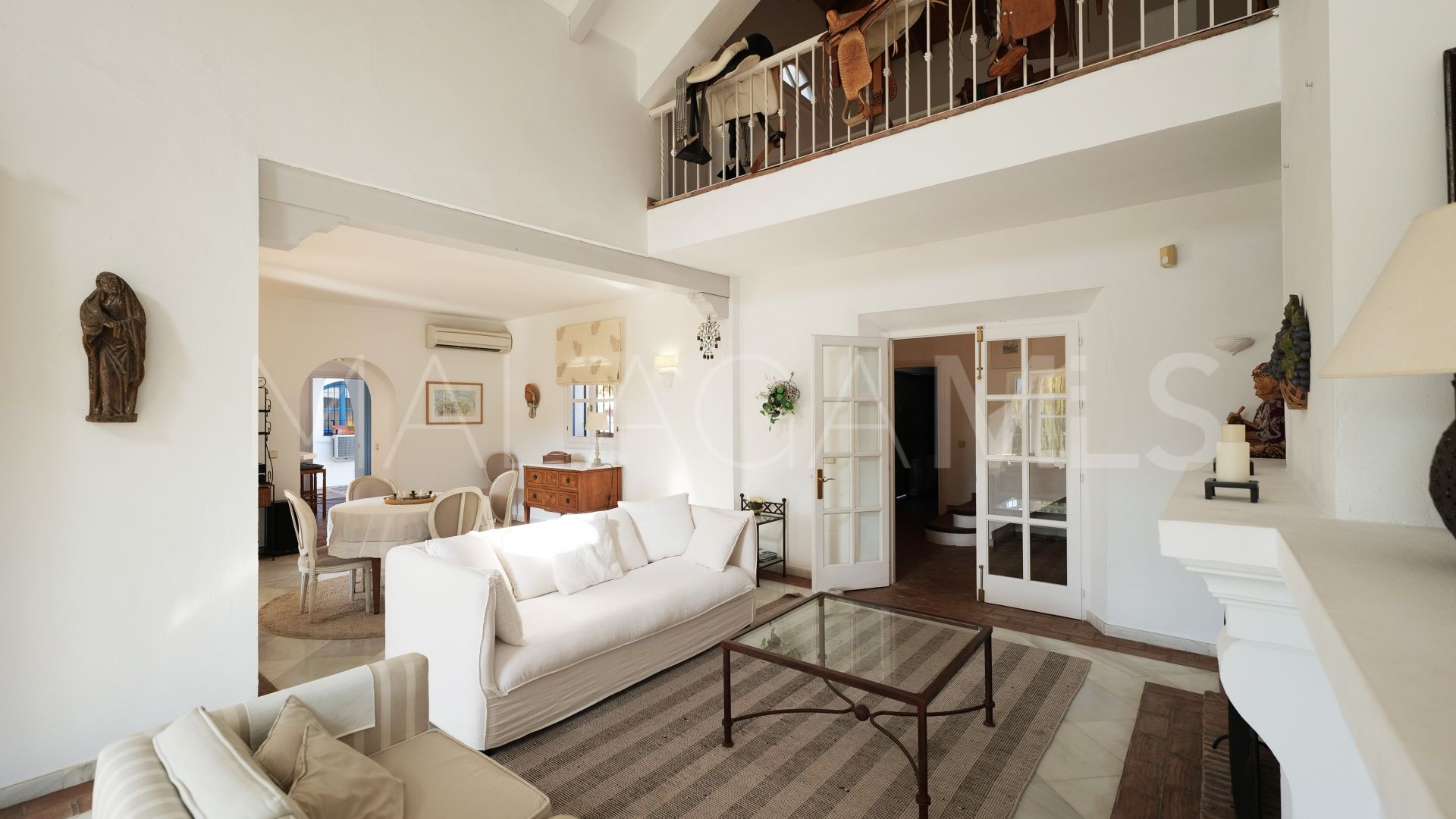 Villa for sale in Benahavis Centro