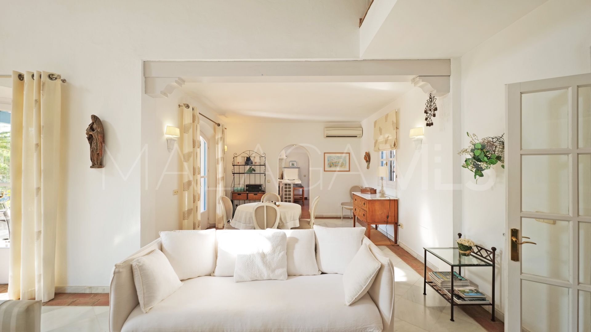 Villa for sale in Benahavis Centro