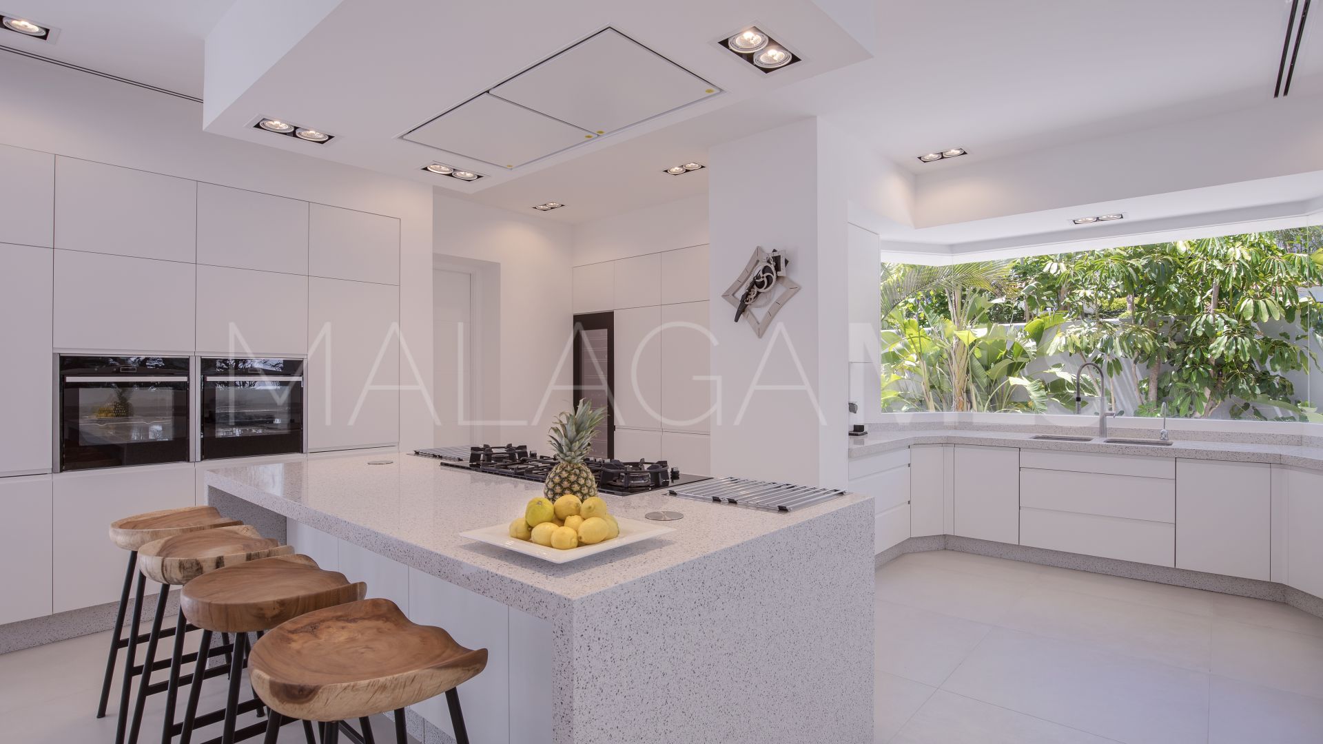 Guadalmina Baja, villa a la venta de 6 bedrooms