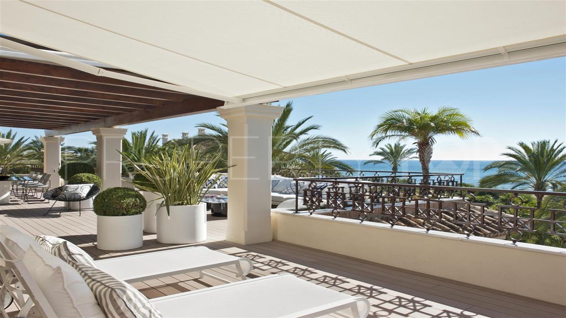 Duplex penthouse for sale in Los Monteros Playa