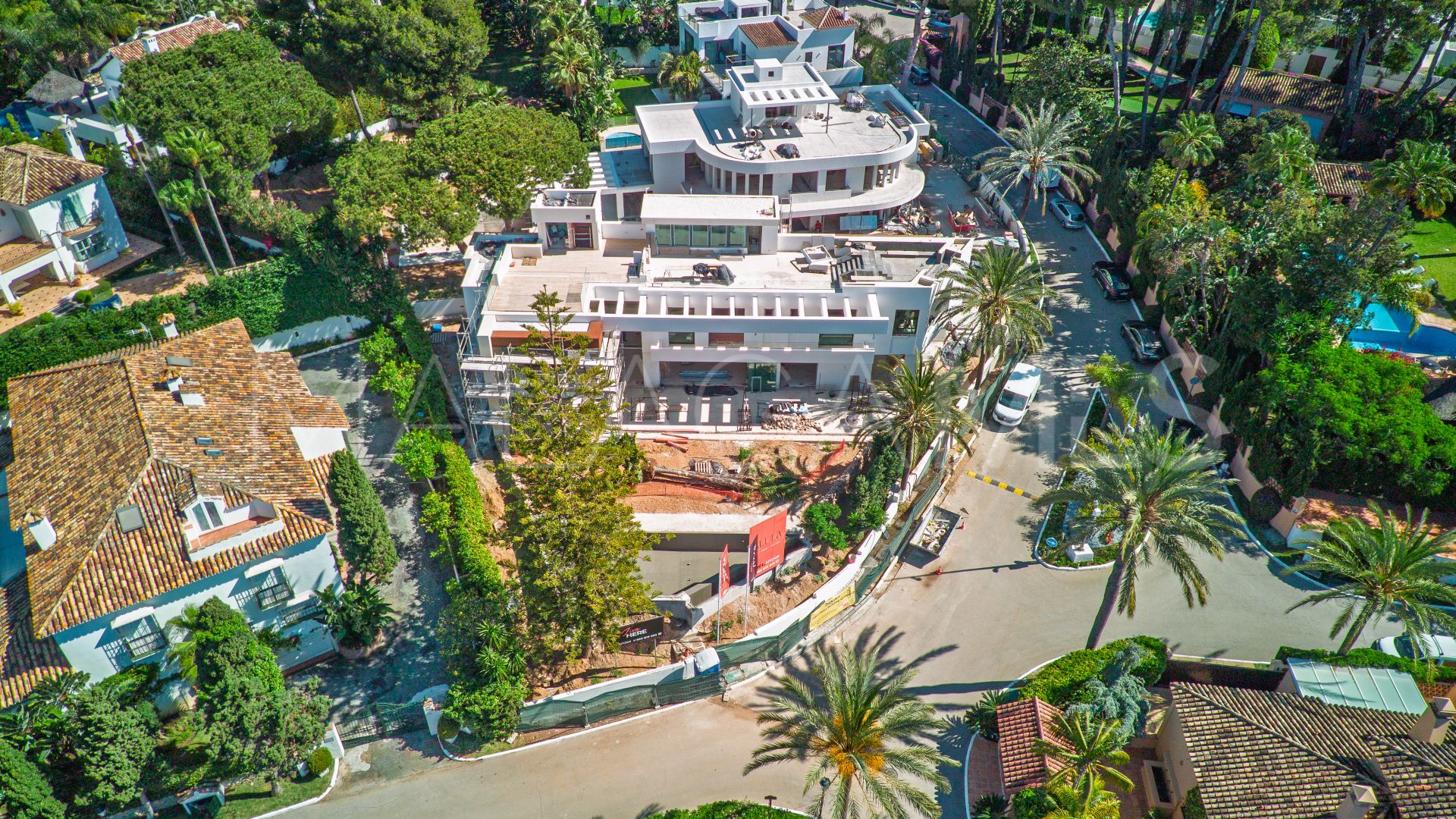 Villa for sale in Los Monteros