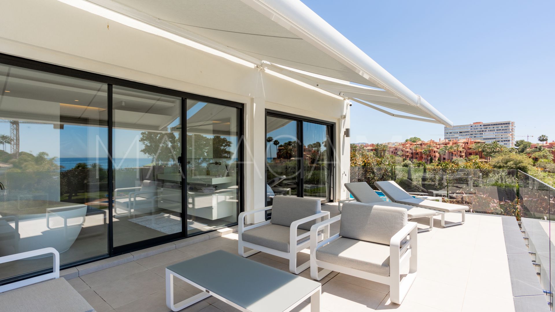 Villa for sale in Los Monteros