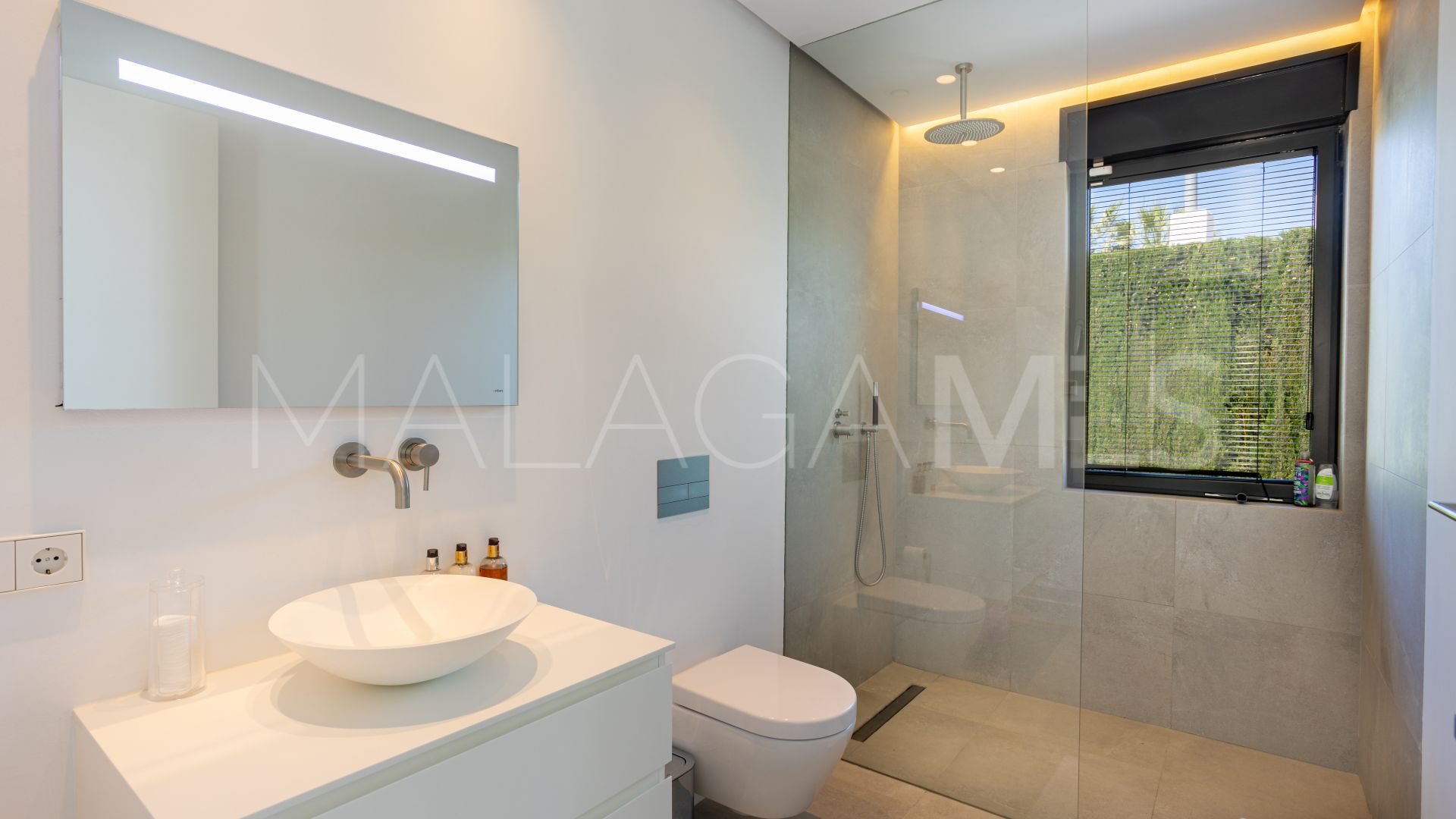 Villa for sale in Los Monteros
