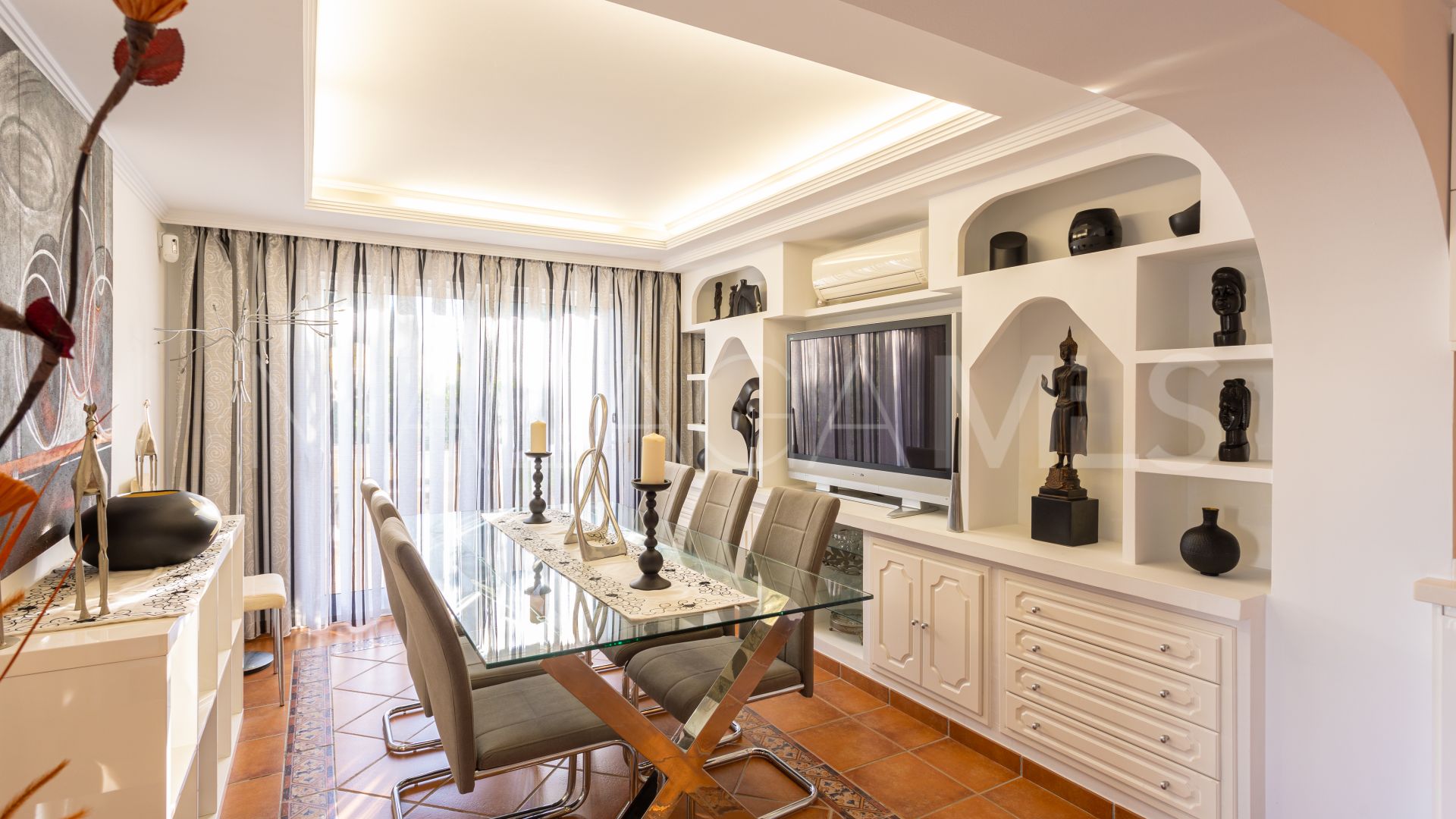 Villa for sale in El Real Panorama
