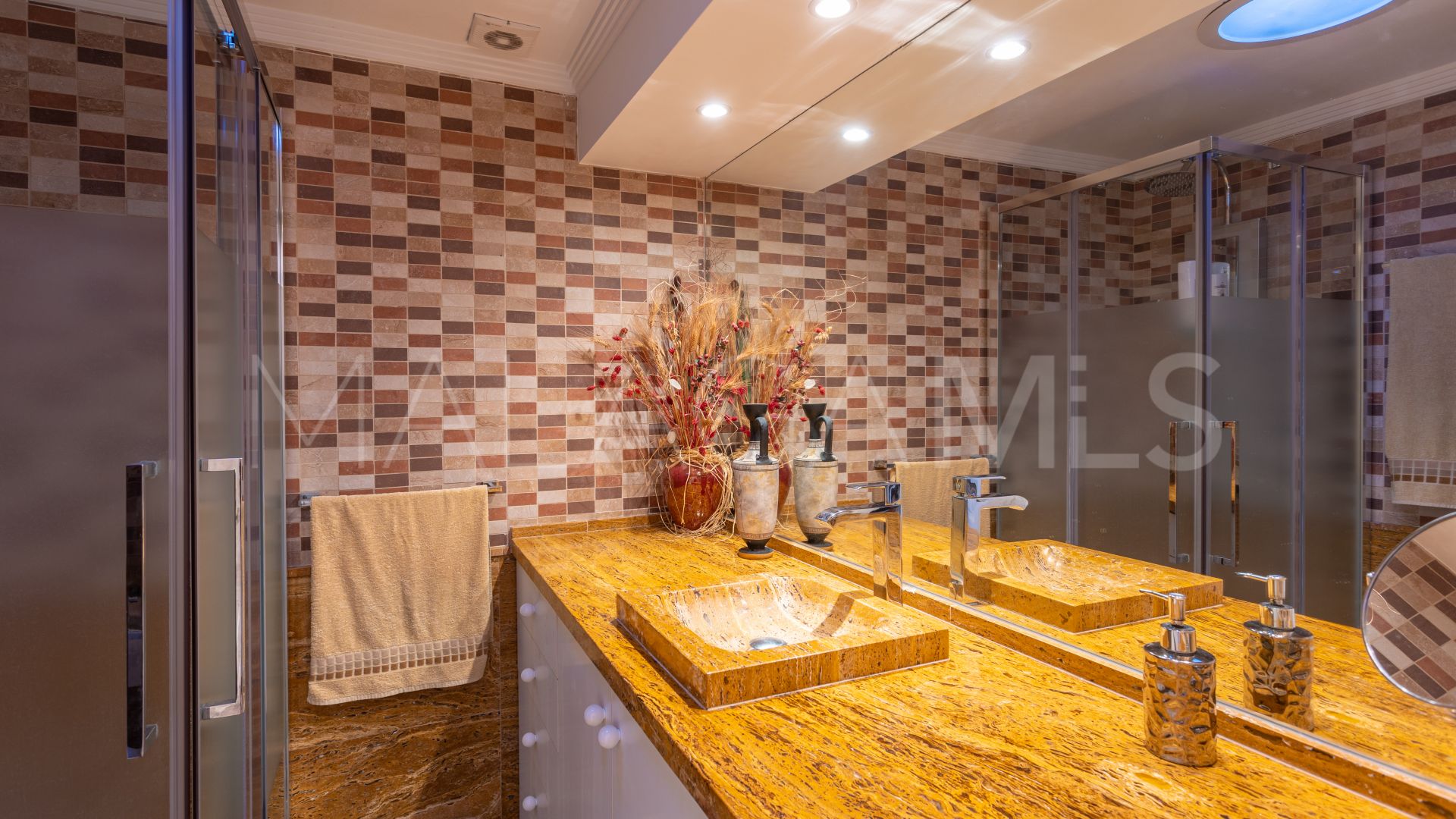 Villa for sale in El Real Panorama