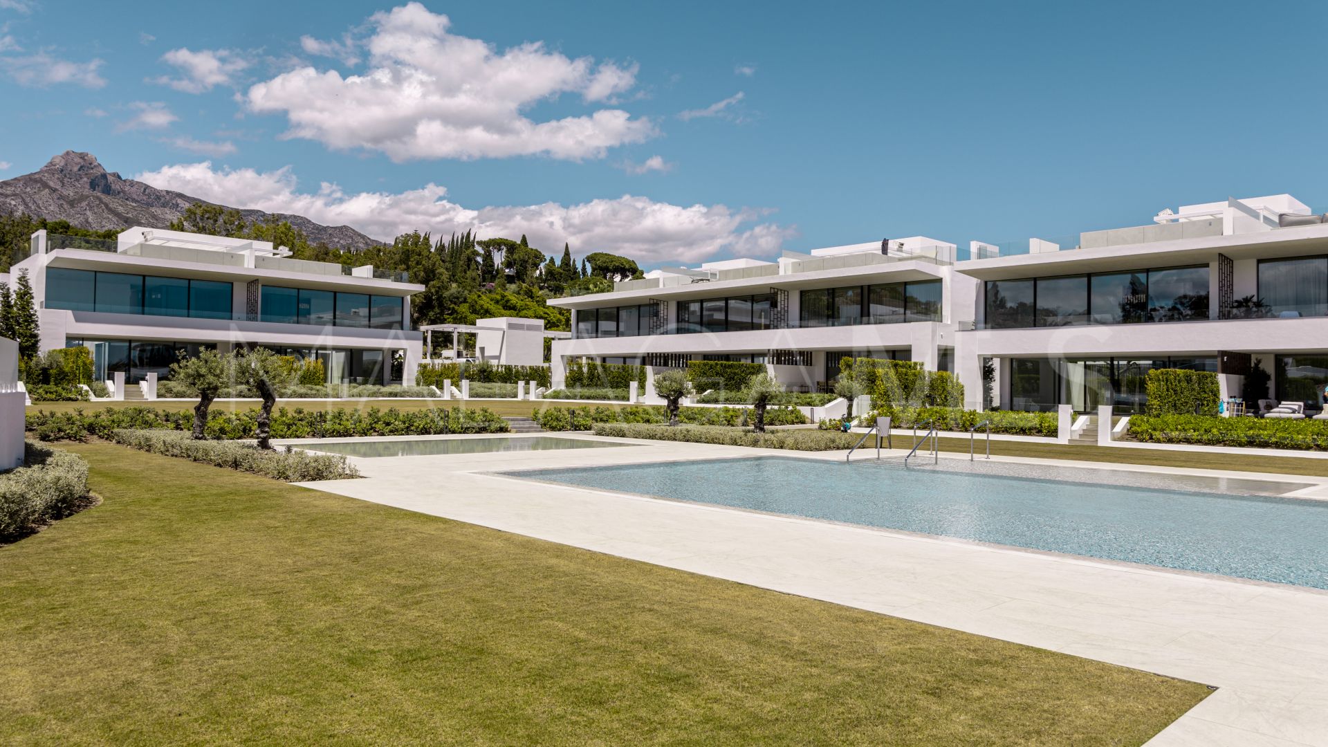 Villa for sale in Golden Mile
