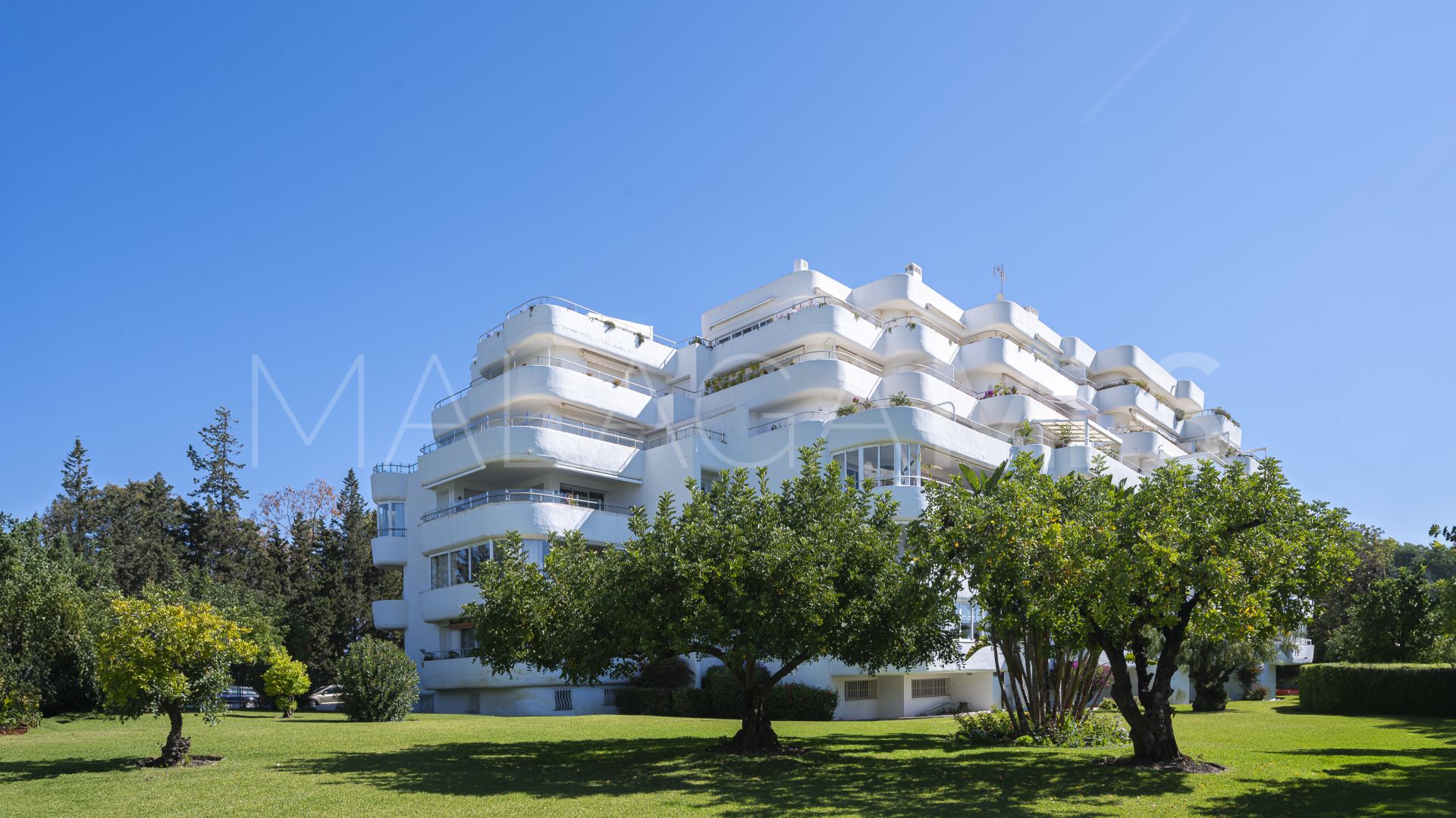 Apartamento a la venta in Guadalmina Alta with 2 bedrooms